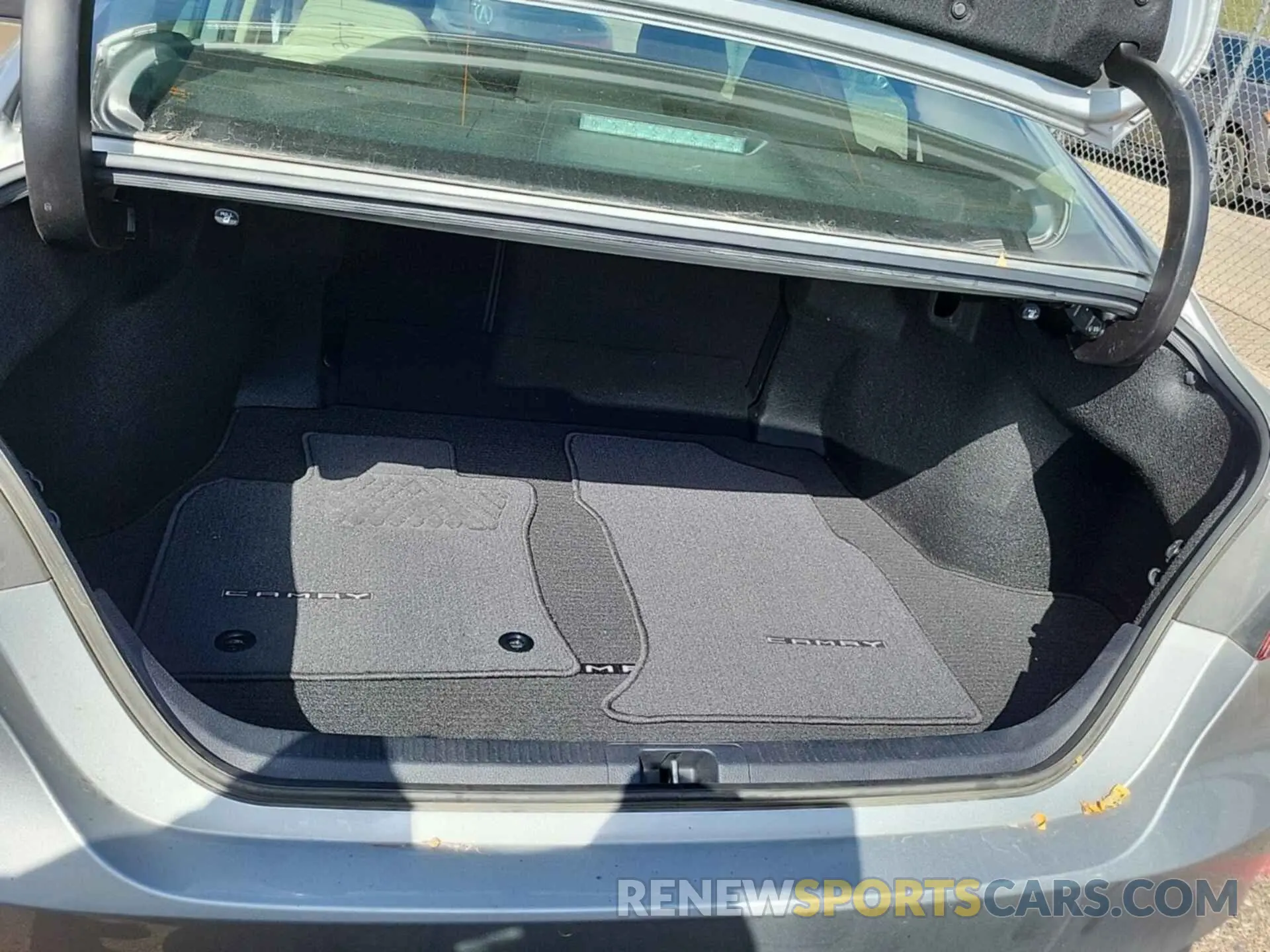 16 Photograph of a damaged car 4T1C11BK3MU032899 TOYOTA CAMRY 2021
