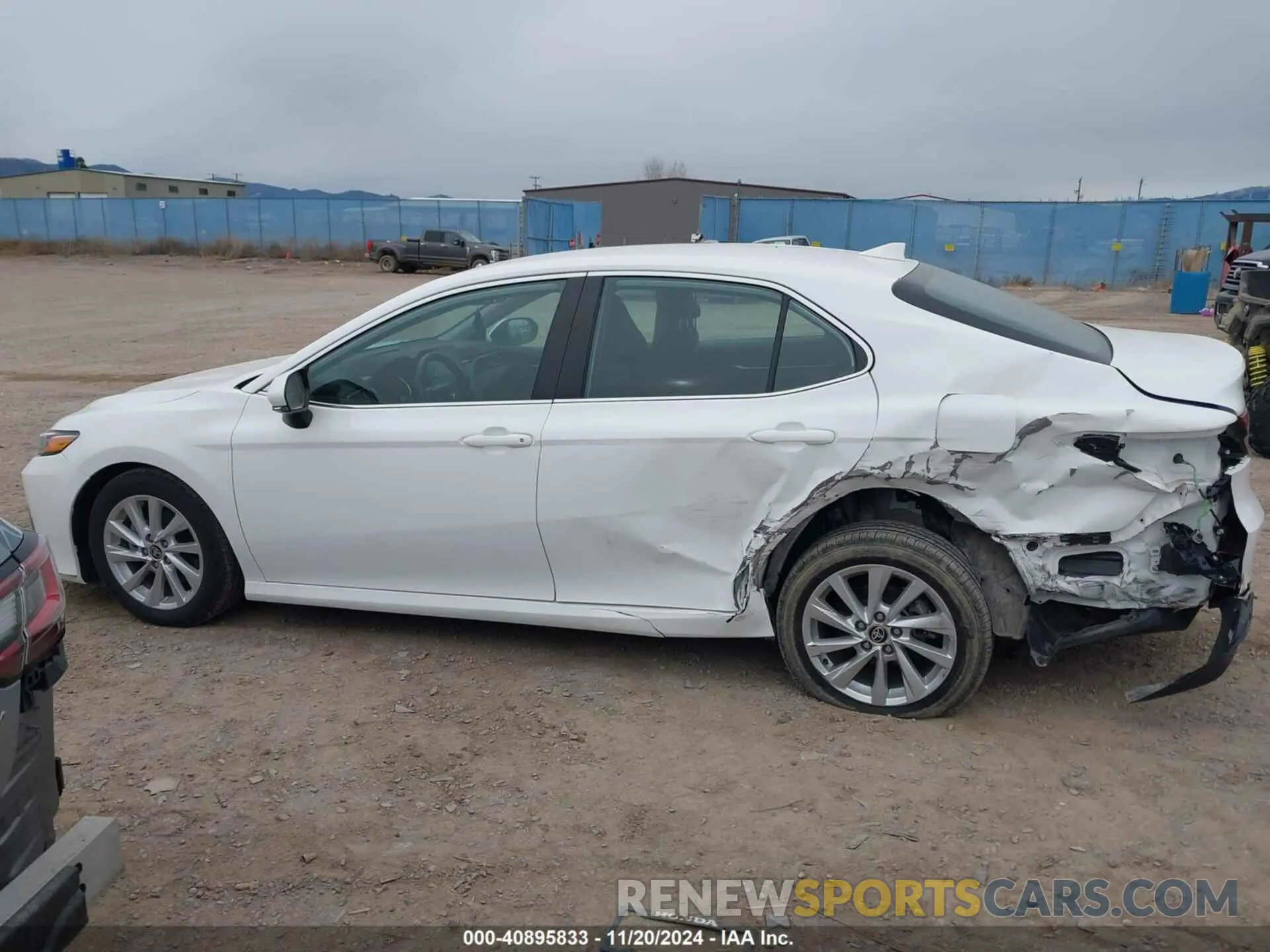 14 Photograph of a damaged car 4T1C11BK5MU035898 TOYOTA CAMRY 2021