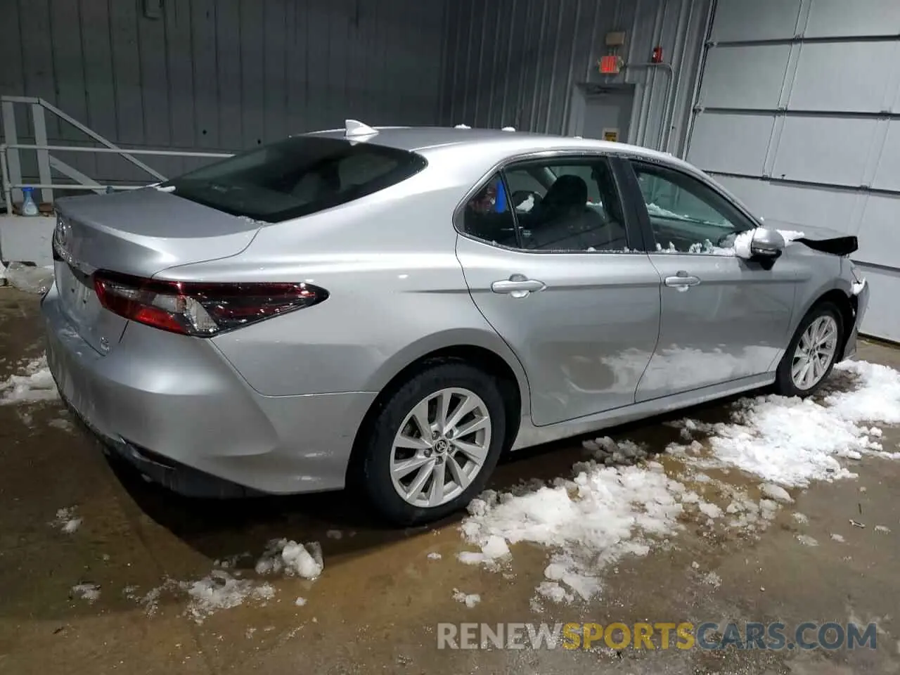 3 Фотография поврежденного автомобиля 4T1C11BKXMU041521 TOYOTA CAMRY 2021