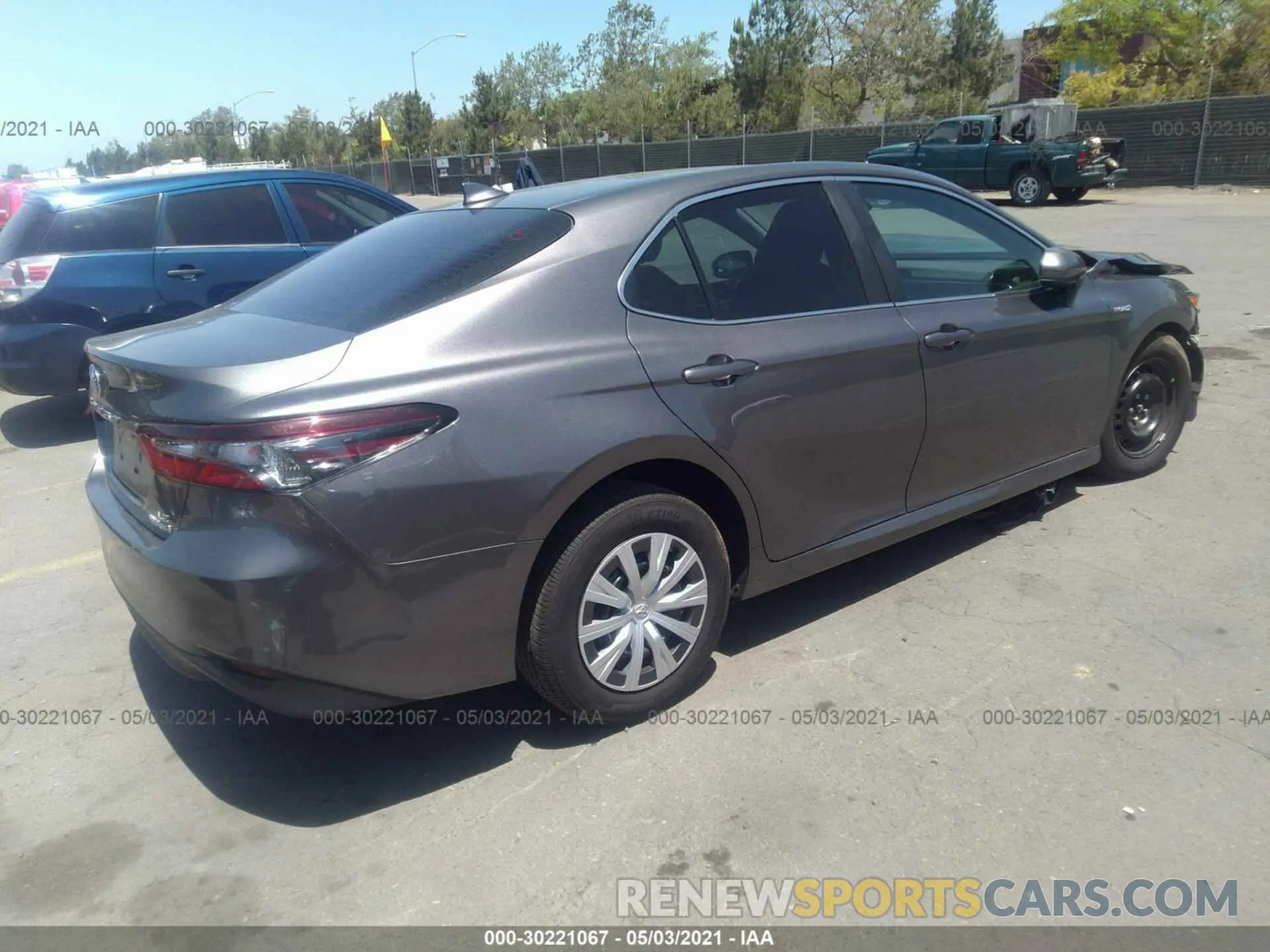 4 Photograph of a damaged car 4T1C31AK1MU553390 TOYOTA CAMRY 2021