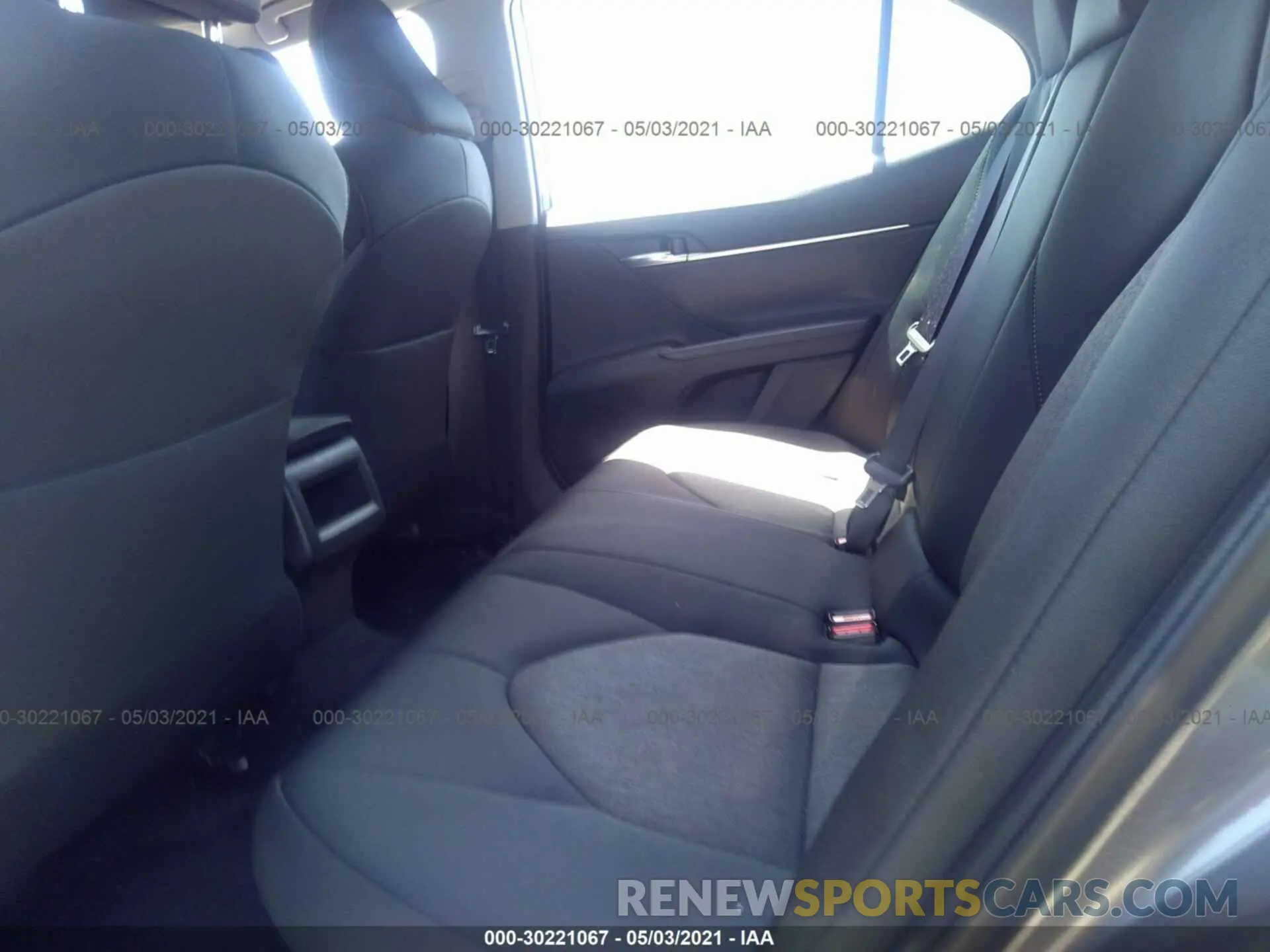 8 Photograph of a damaged car 4T1C31AK1MU553390 TOYOTA CAMRY 2021