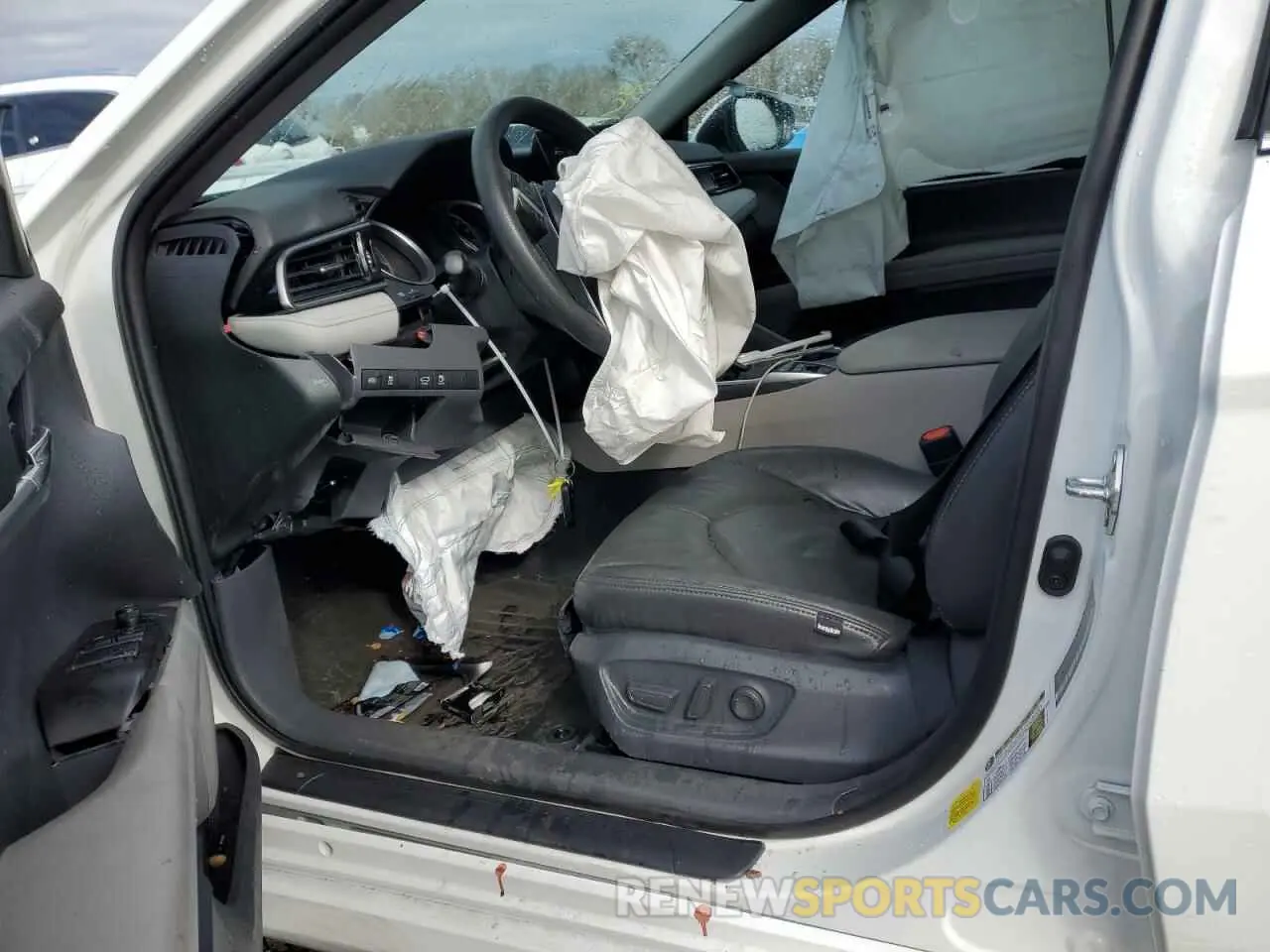 7 Photograph of a damaged car 4T1C31AK1MU559190 TOYOTA CAMRY 2021