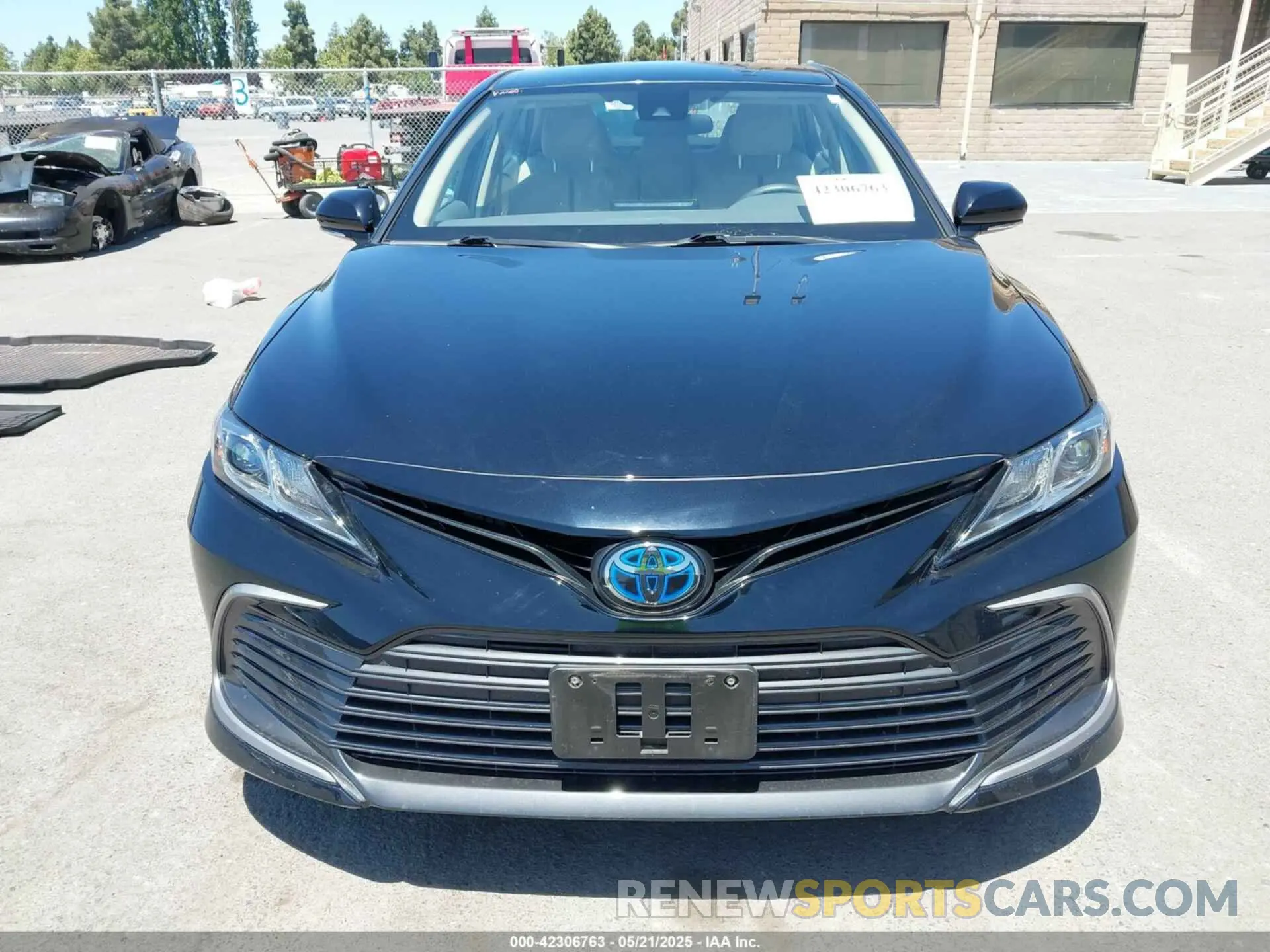 12 Photograph of a damaged car 4T1C31AK2MU561188 TOYOTA CAMRY 2021