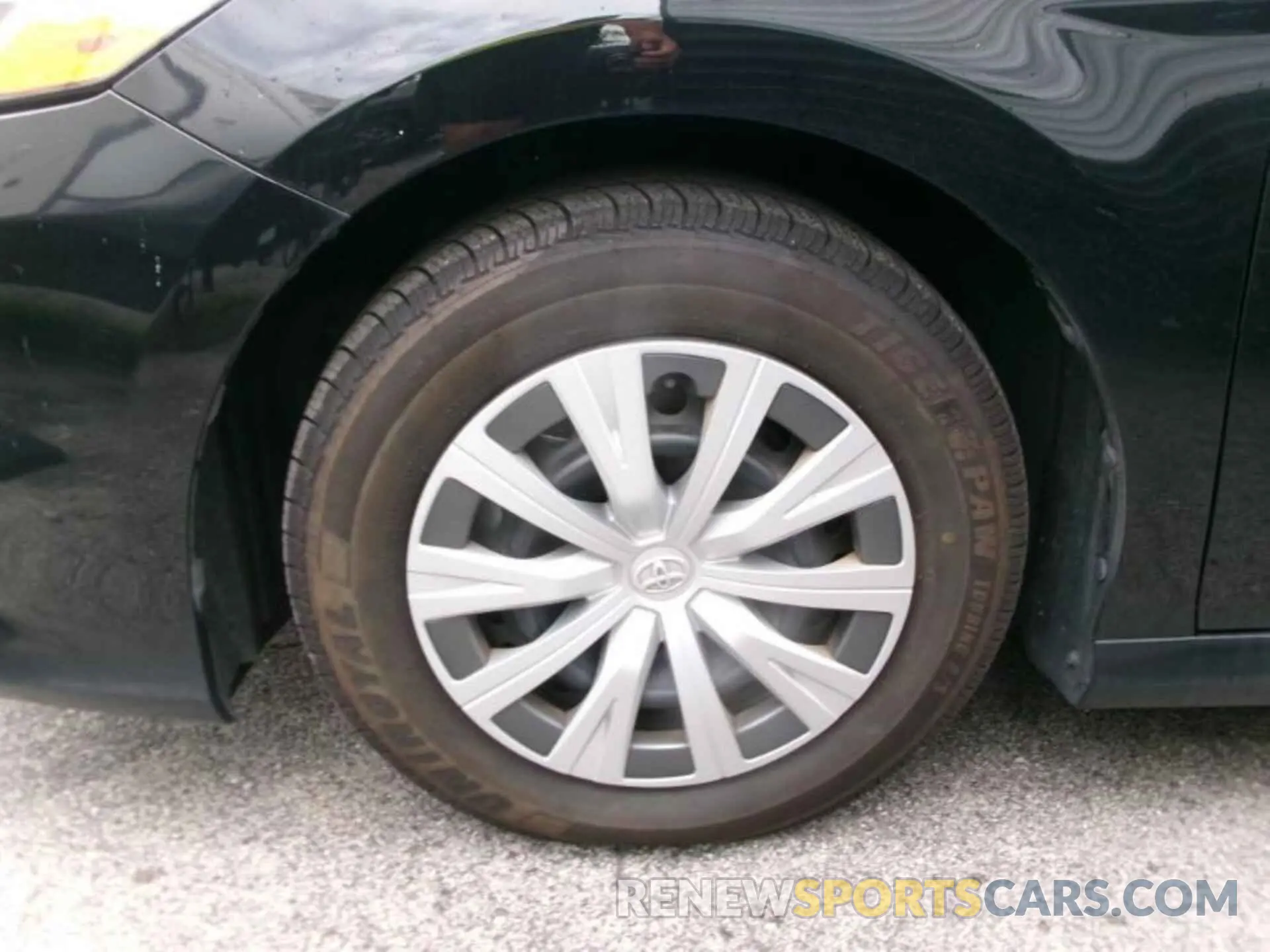 19 Photograph of a damaged car 4T1C31AK4MU021003 TOYOTA CAMRY 2021