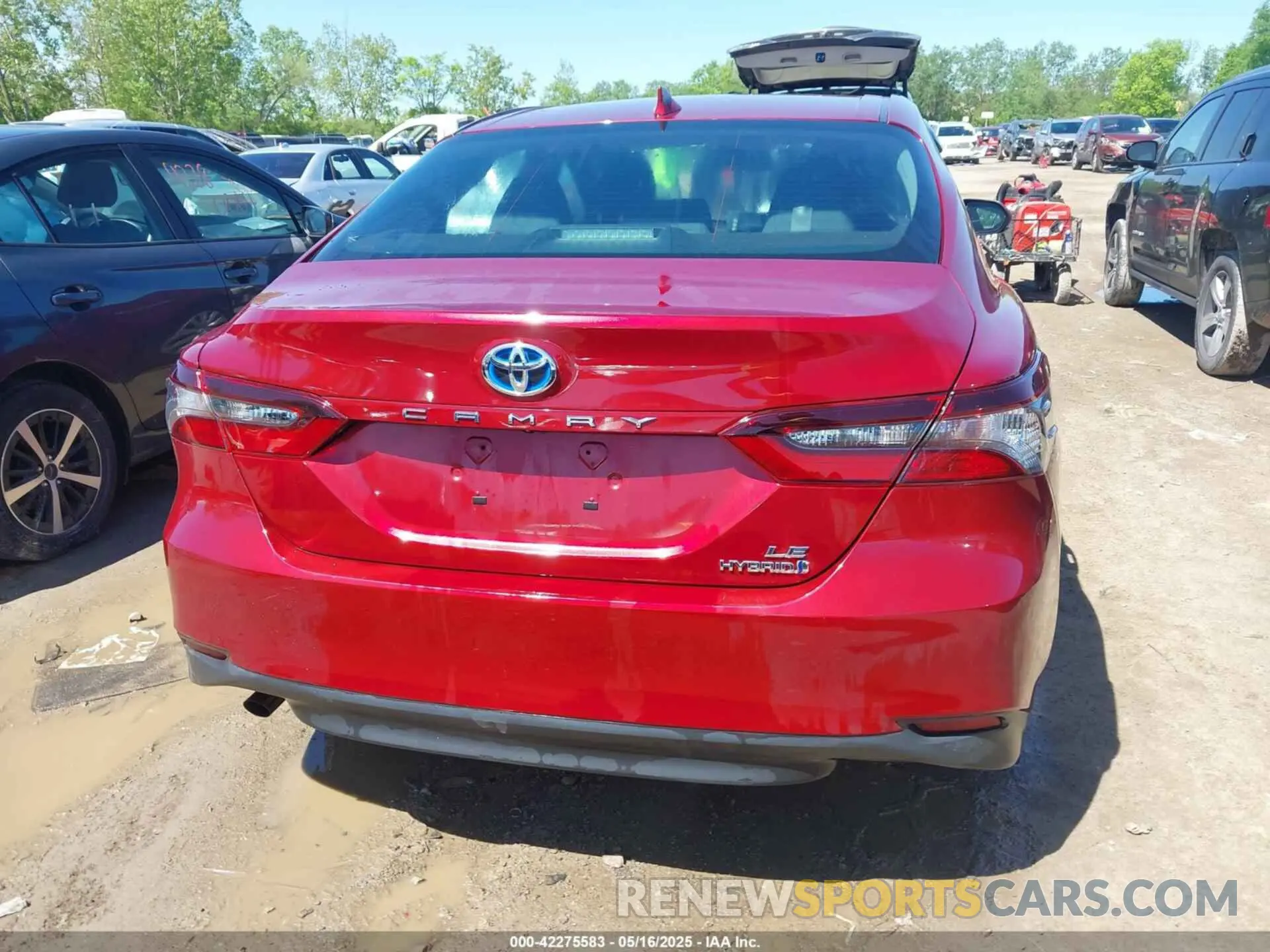 17 Photograph of a damaged car 4T1C31AK5MU030499 TOYOTA CAMRY 2021