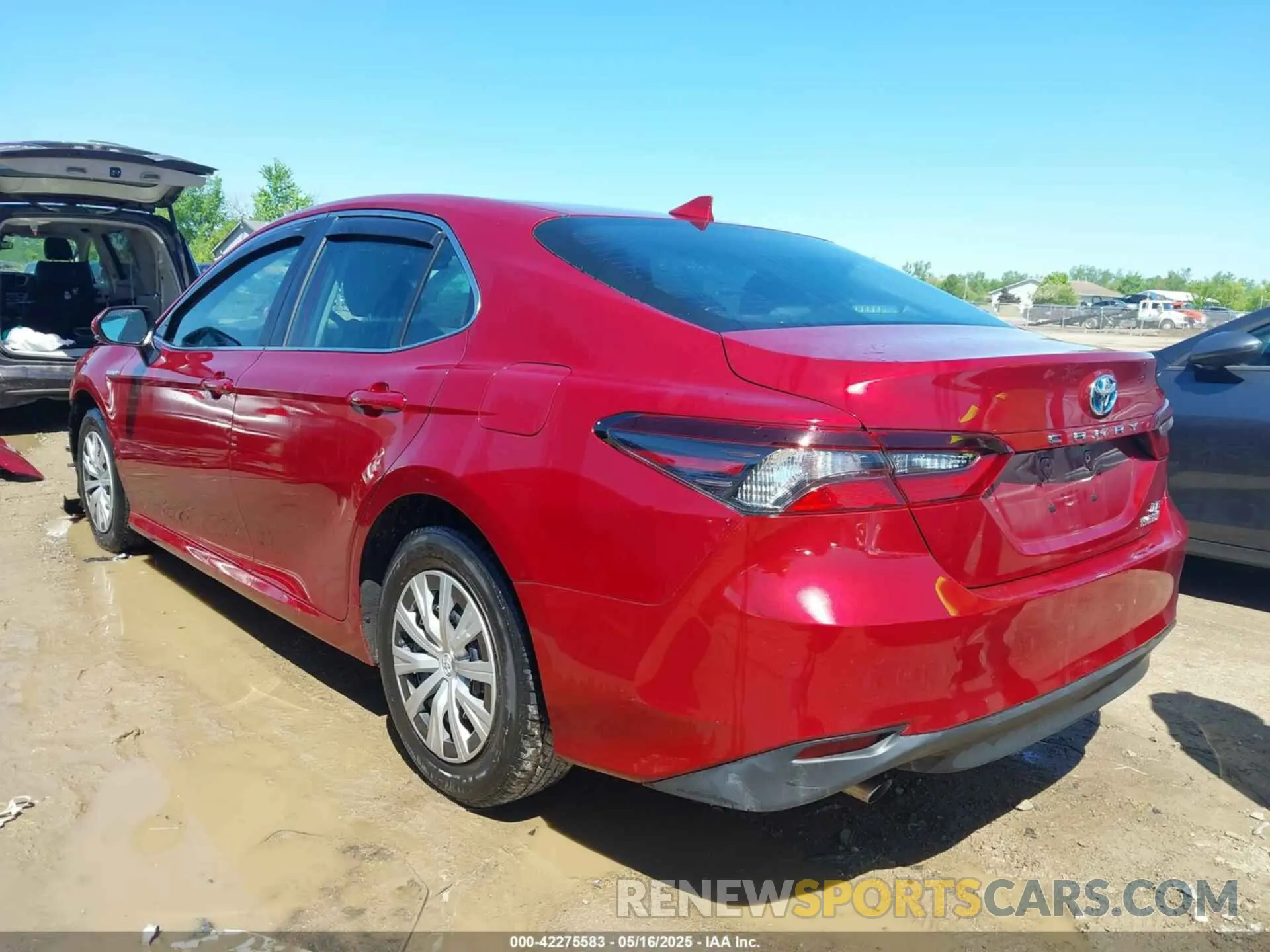 3 Photograph of a damaged car 4T1C31AK5MU030499 TOYOTA CAMRY 2021