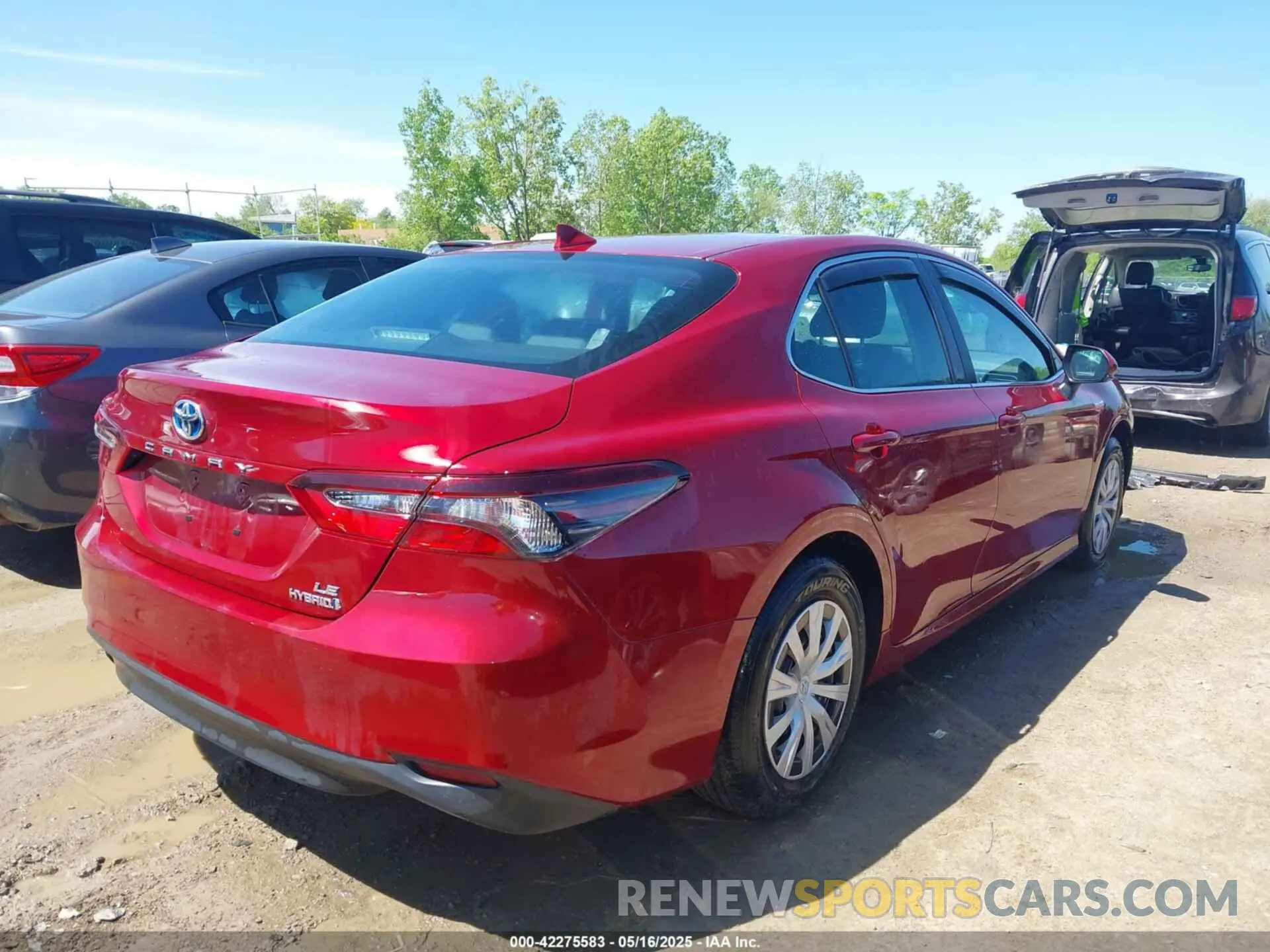 4 Photograph of a damaged car 4T1C31AK5MU030499 TOYOTA CAMRY 2021