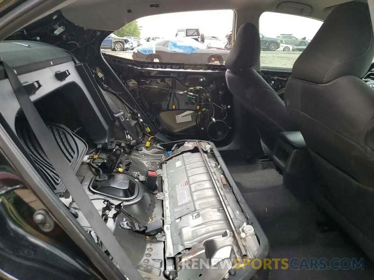 10 Photograph of a damaged car 4T1C31AK6MU567219 TOYOTA CAMRY 2021