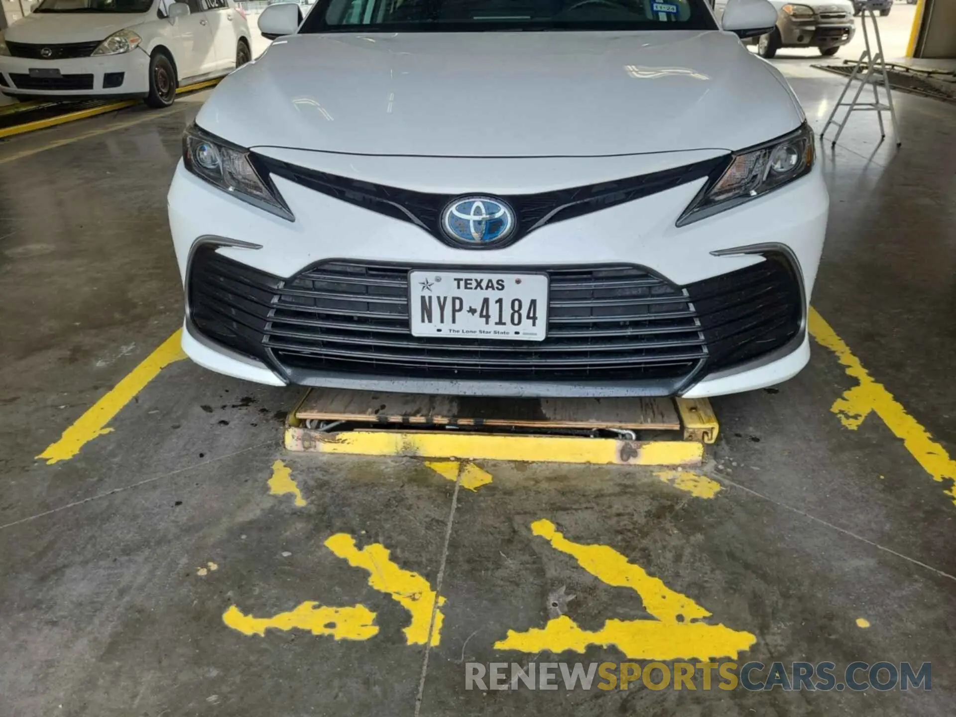 10 Photograph of a damaged car 4T1C31AK8MU021036 TOYOTA CAMRY 2021