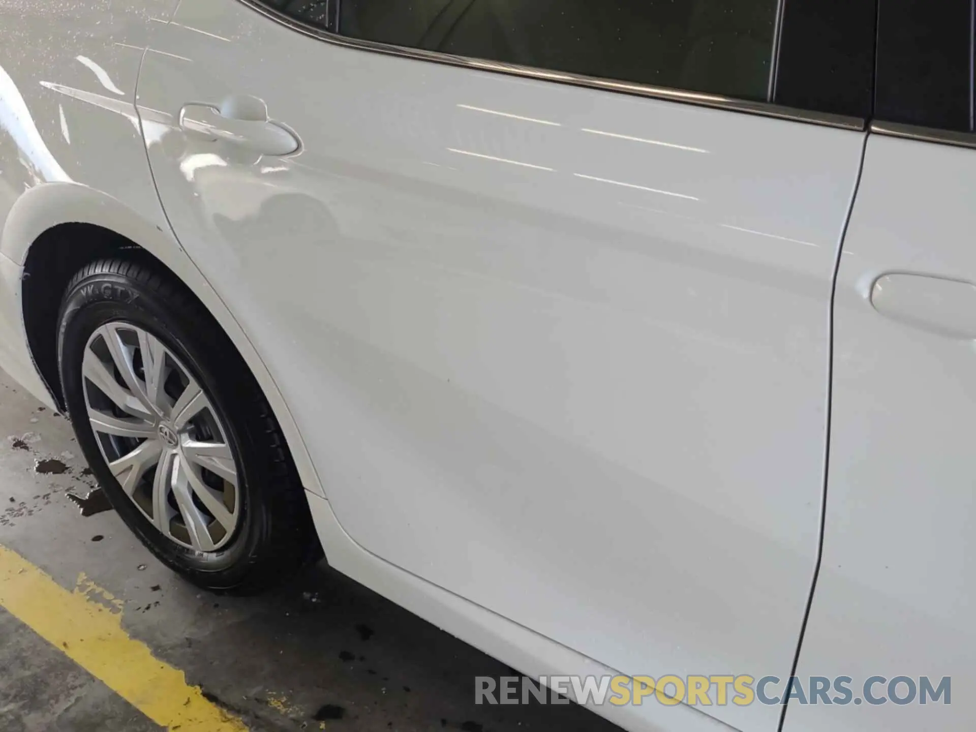 17 Photograph of a damaged car 4T1C31AK8MU021036 TOYOTA CAMRY 2021