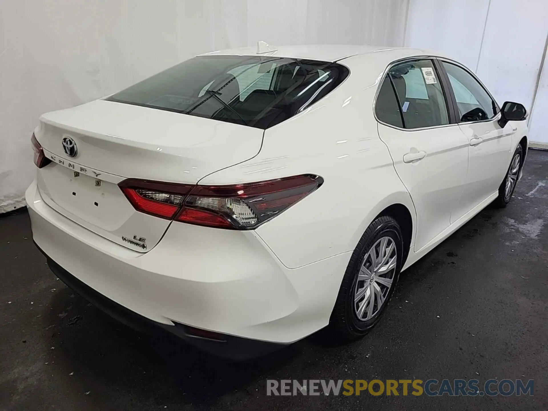 19 Photograph of a damaged car 4T1C31AK8MU021036 TOYOTA CAMRY 2021