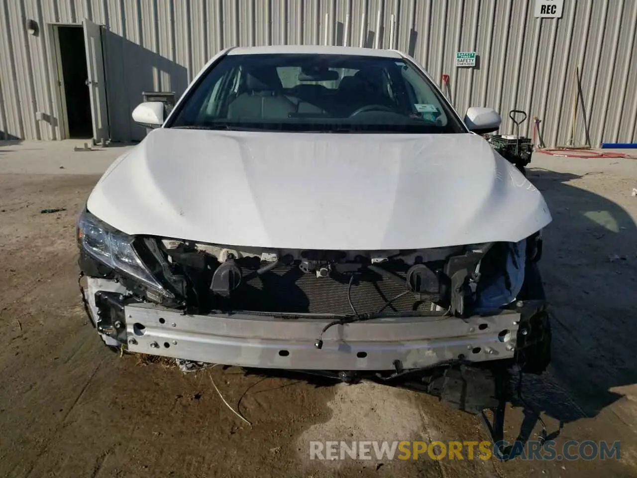 5 Photograph of a damaged car 4T1C31AK9MU557123 TOYOTA CAMRY 2021