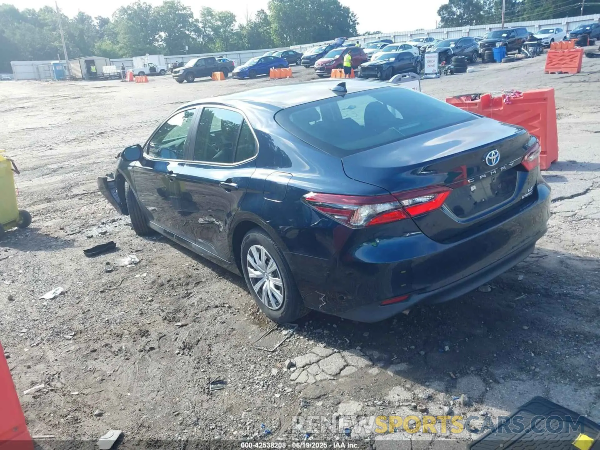 3 Photograph of a damaged car 4T1C31AKXMU561164 TOYOTA CAMRY 2021