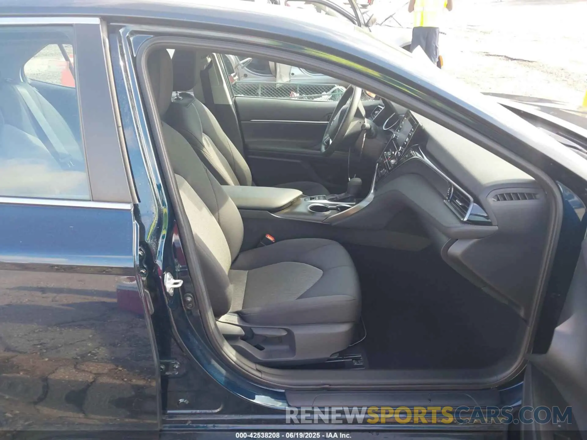 5 Photograph of a damaged car 4T1C31AKXMU561164 TOYOTA CAMRY 2021