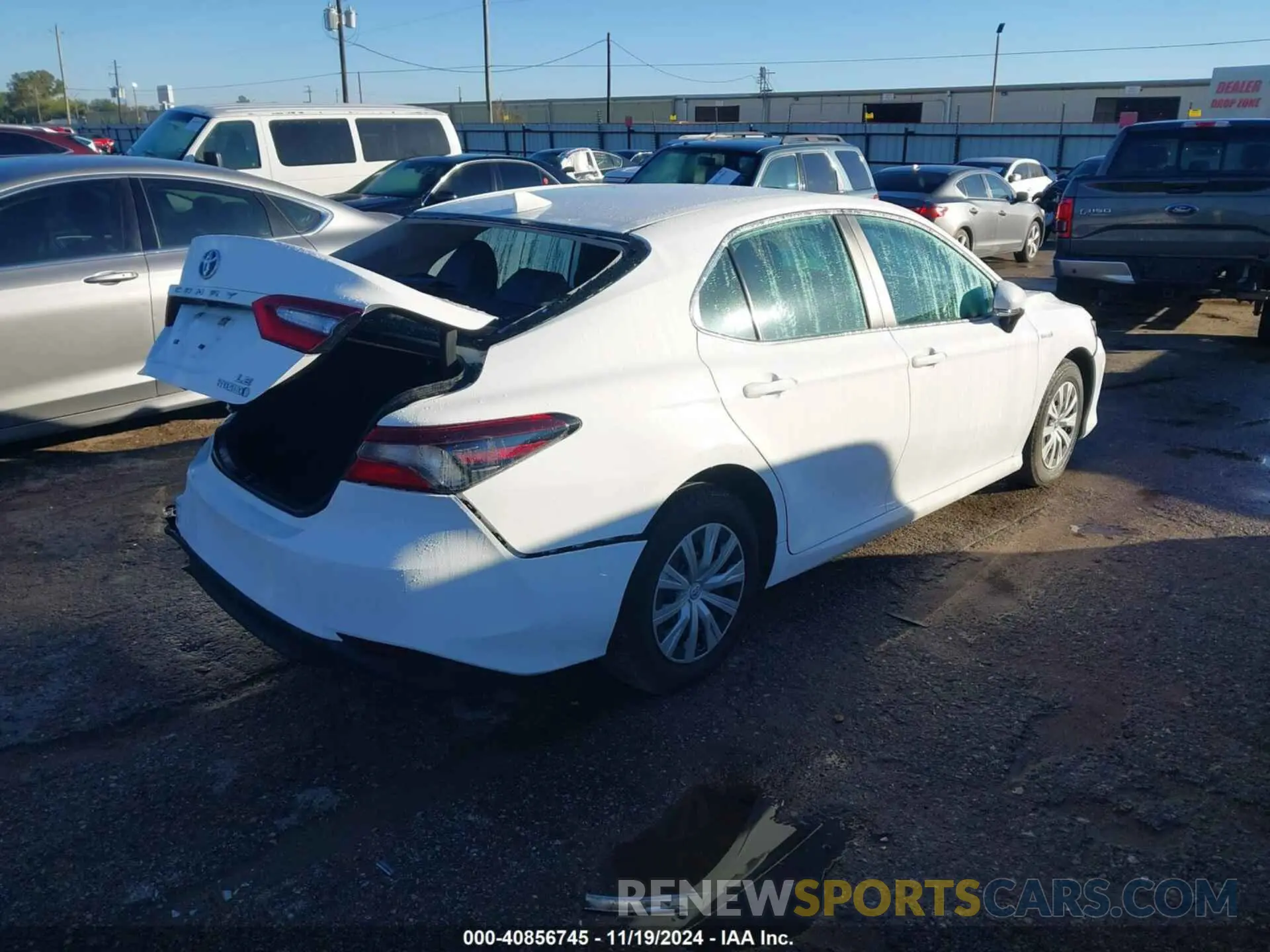 4 Фотография поврежденного автомобиля 4T1C31AKXMU562069 TOYOTA CAMRY 2021