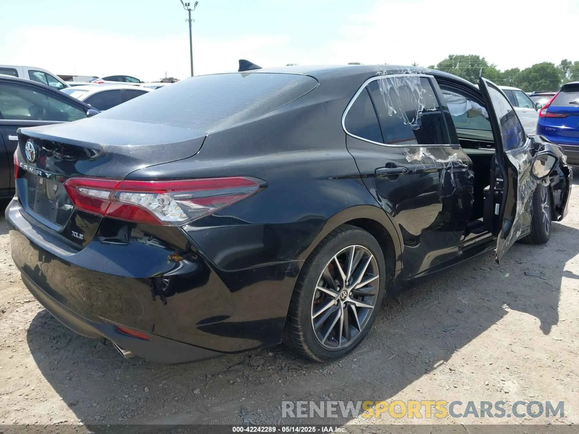 4 Фотография поврежденного автомобиля 4T1F11AK0MU446852 TOYOTA CAMRY 2021
