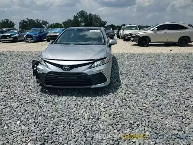 14 Photograph of a damaged car 4T1F11AK0MU607068 TOYOTA CAMRY 2021