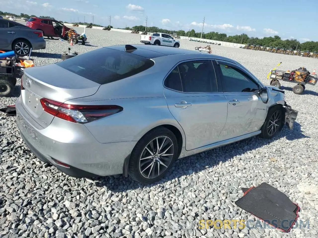 3 Photograph of a damaged car 4T1F11AK0MU607068 TOYOTA CAMRY 2021