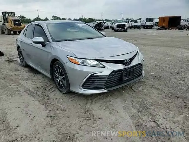 14 Photograph of a damaged car 4T1F11AK2MU563414 TOYOTA CAMRY 2021