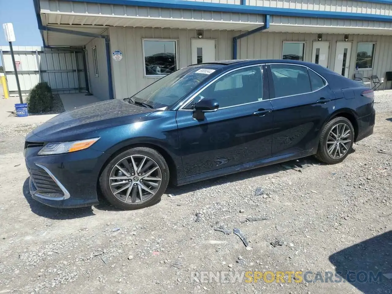 1 Photograph of a damaged car 4T1F11AK4MU613536 TOYOTA CAMRY 2021