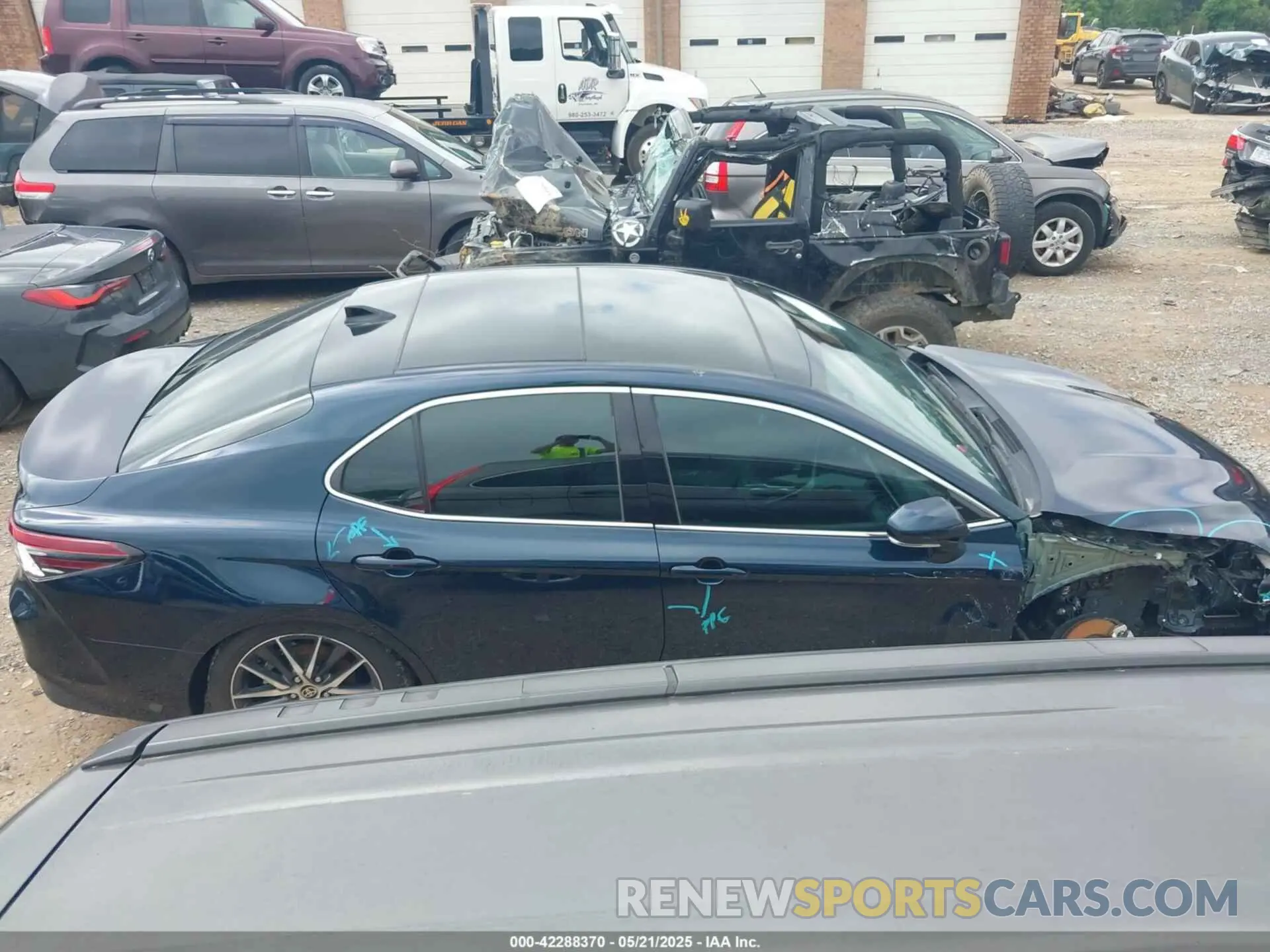 13 Photograph of a damaged car 4T1F11AK6MU591135 TOYOTA CAMRY 2021