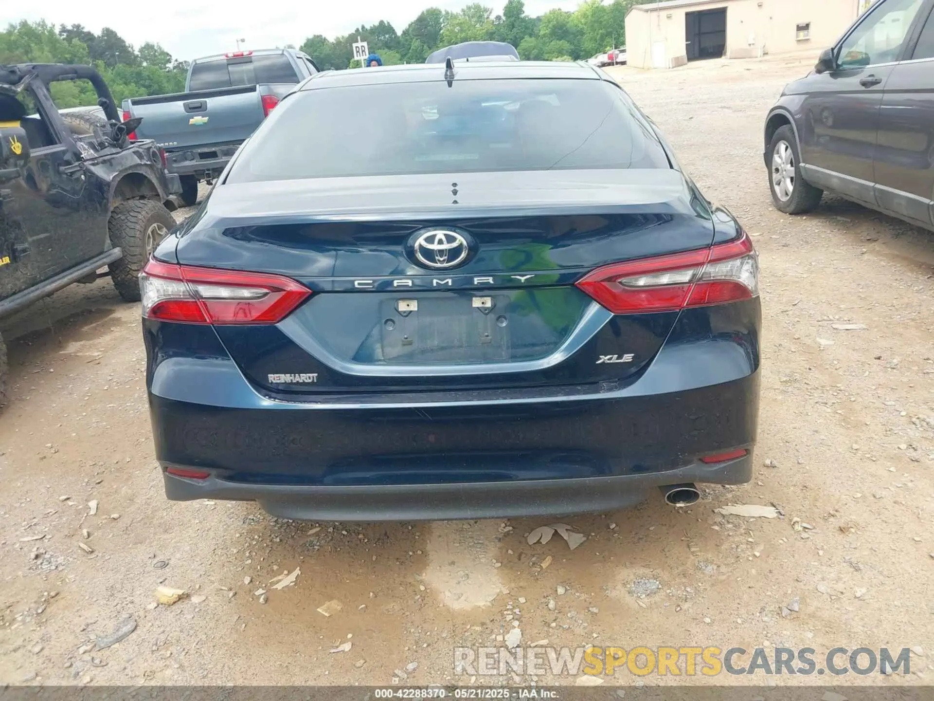 16 Photograph of a damaged car 4T1F11AK6MU591135 TOYOTA CAMRY 2021