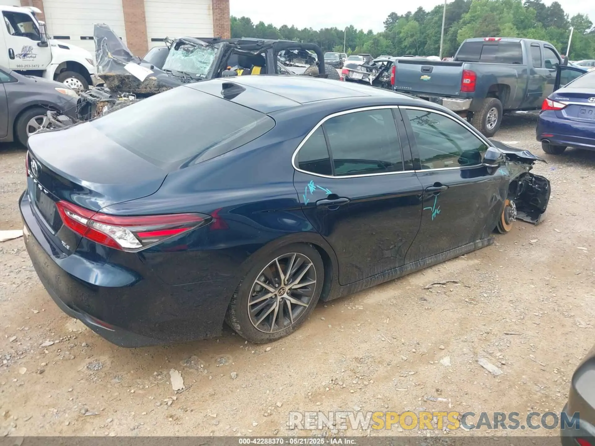 4 Photograph of a damaged car 4T1F11AK6MU591135 TOYOTA CAMRY 2021