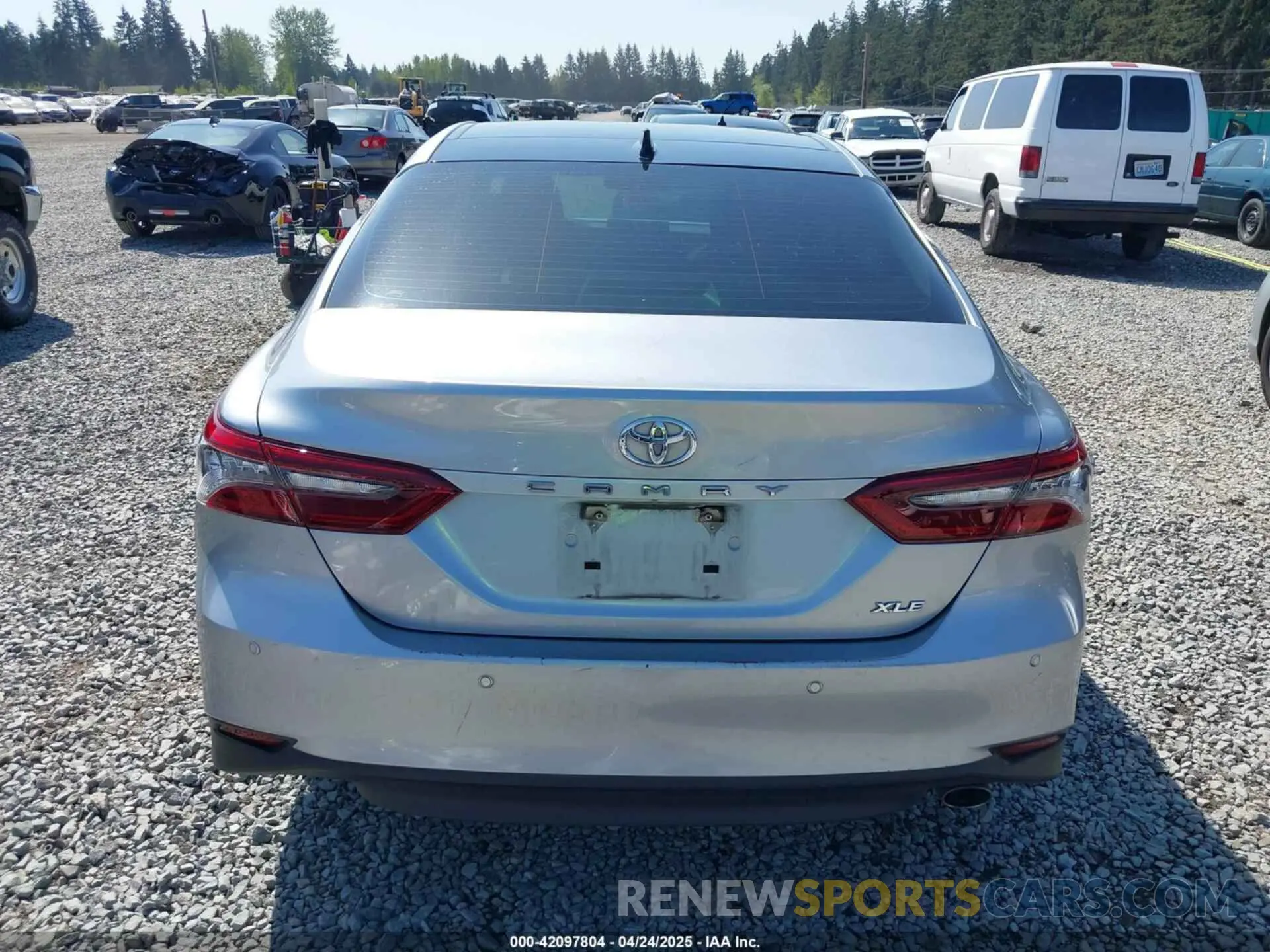 17 Photograph of a damaged car 4T1F11AK7MU616060 TOYOTA CAMRY 2021