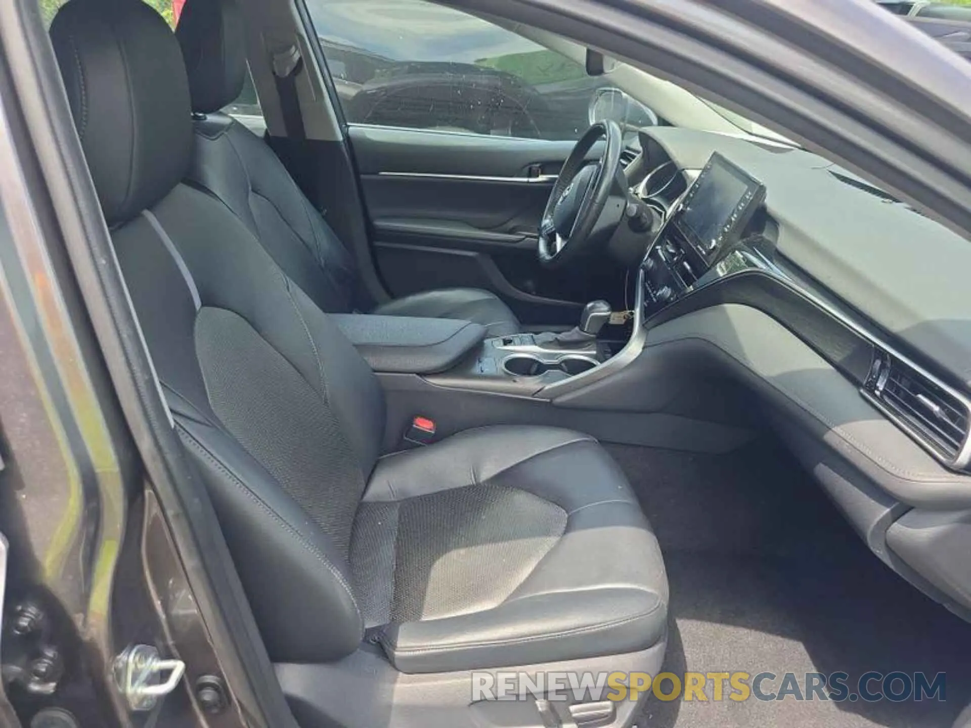 11 Photograph of a damaged car 4T1F11AK9MU546903 TOYOTA CAMRY 2021