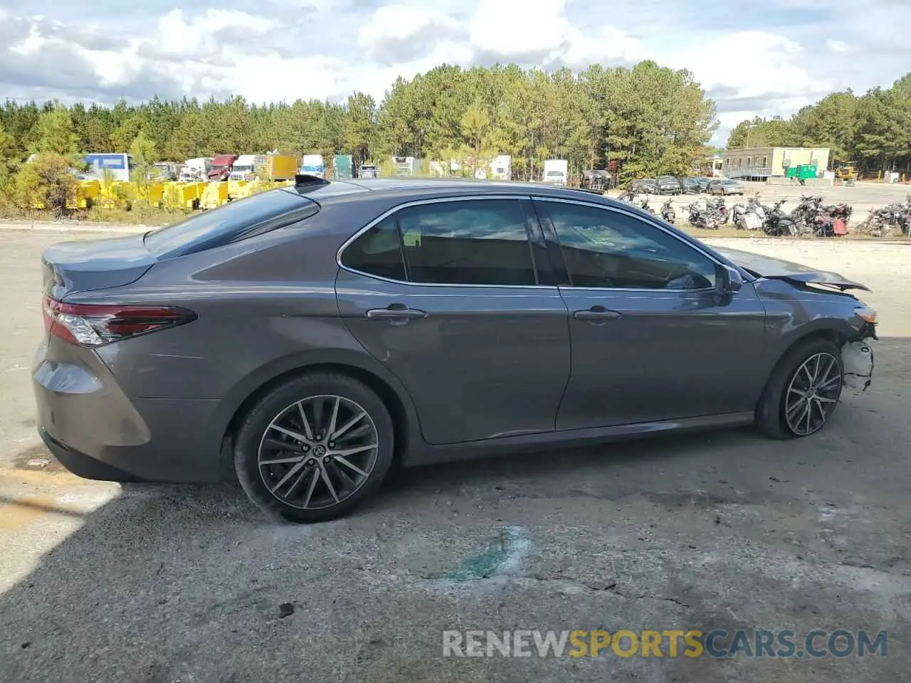 3 Photograph of a damaged car 4T1F11AK9MU562986 TOYOTA CAMRY 2021
