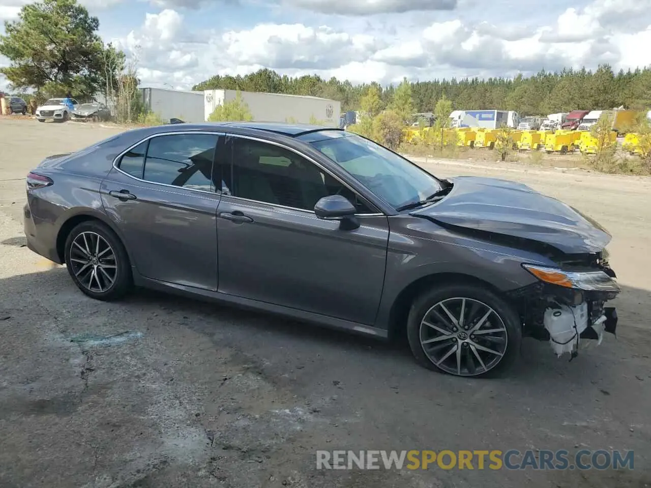 4 Photograph of a damaged car 4T1F11AK9MU562986 TOYOTA CAMRY 2021