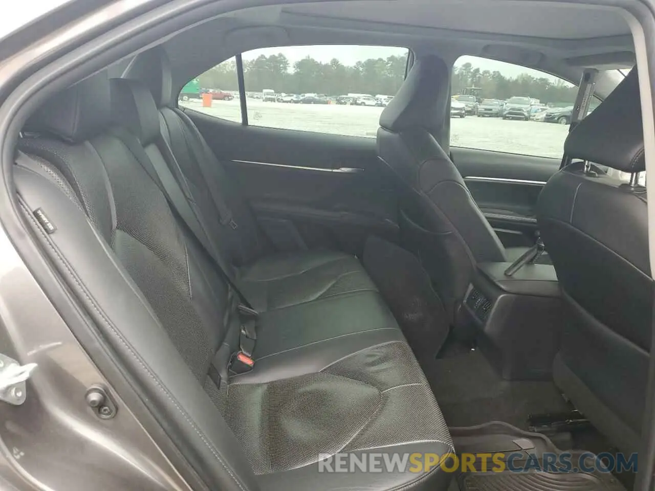 10 Photograph of a damaged car 4T1F11AK9MU605688 TOYOTA CAMRY 2021