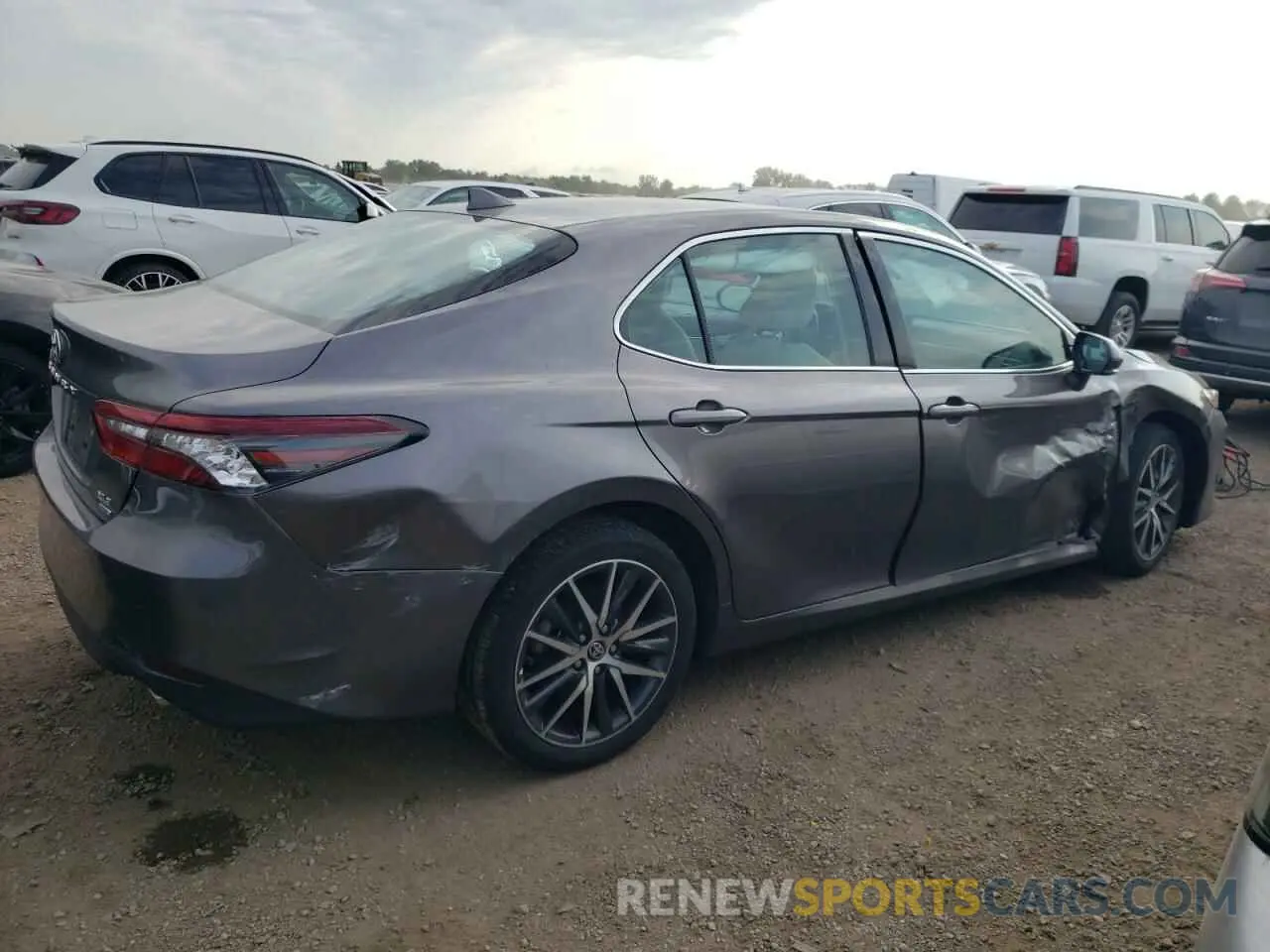 3 Photograph of a damaged car 4T1F11BK2MU038397 TOYOTA CAMRY 2021