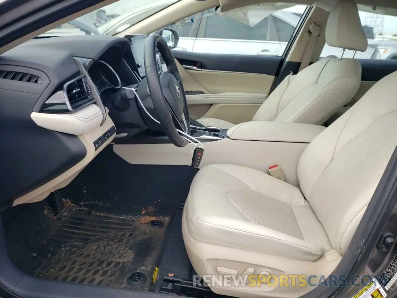 7 Photograph of a damaged car 4T1F11BK2MU038397 TOYOTA CAMRY 2021