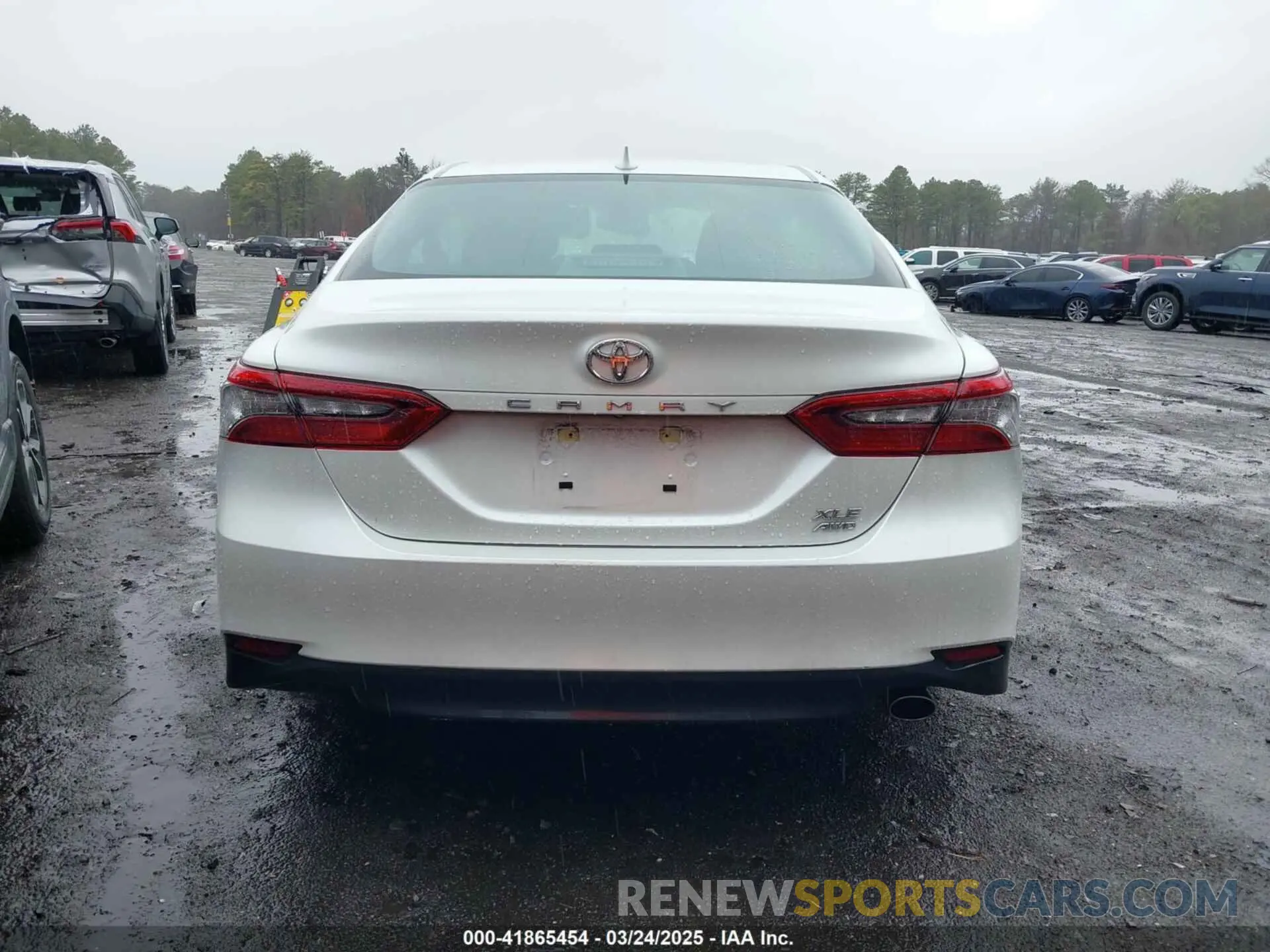 16 Photograph of a damaged car 4T1F11BK3MU037047 TOYOTA CAMRY 2021