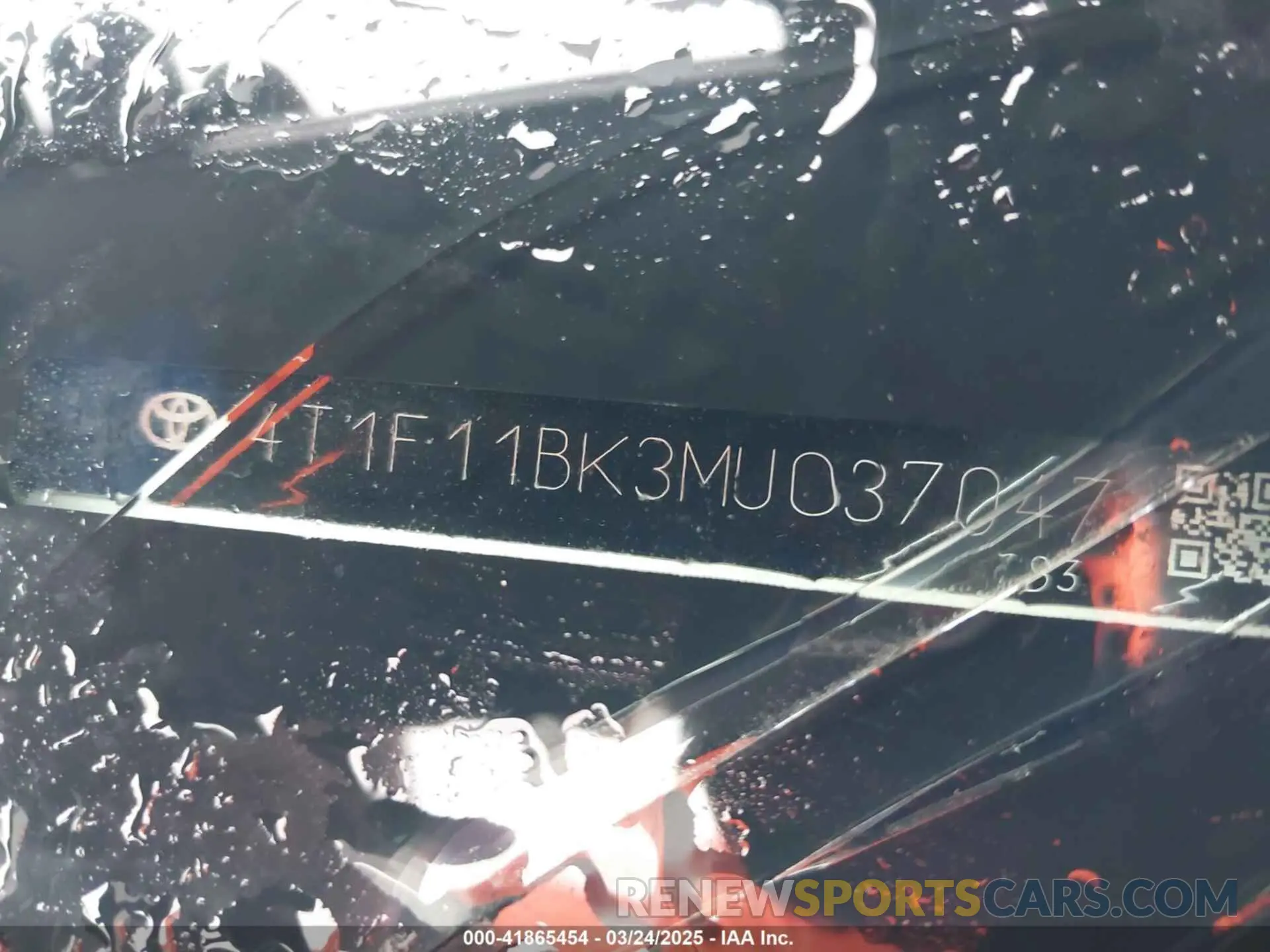 17 Photograph of a damaged car 4T1F11BK3MU037047 TOYOTA CAMRY 2021