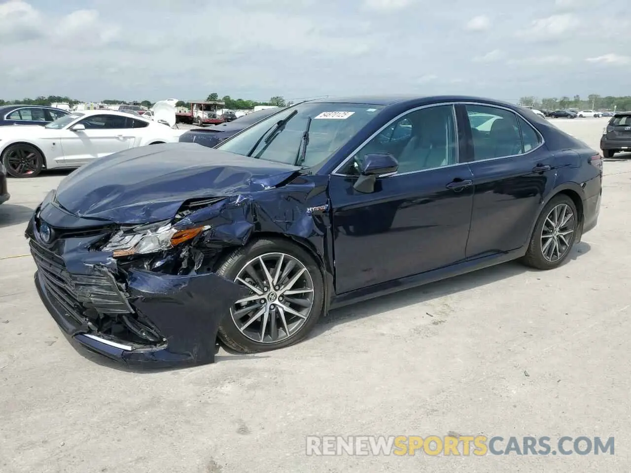 1 Photograph of a damaged car 4T1F31AK0MU547254 TOYOTA CAMRY 2021
