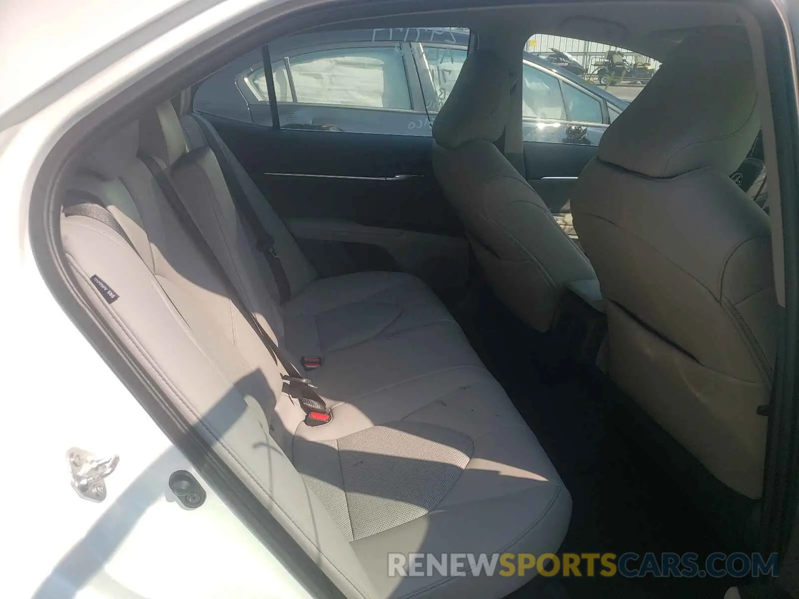 6 Photograph of a damaged car 4T1F31AK0MU561459 TOYOTA CAMRY 2021
