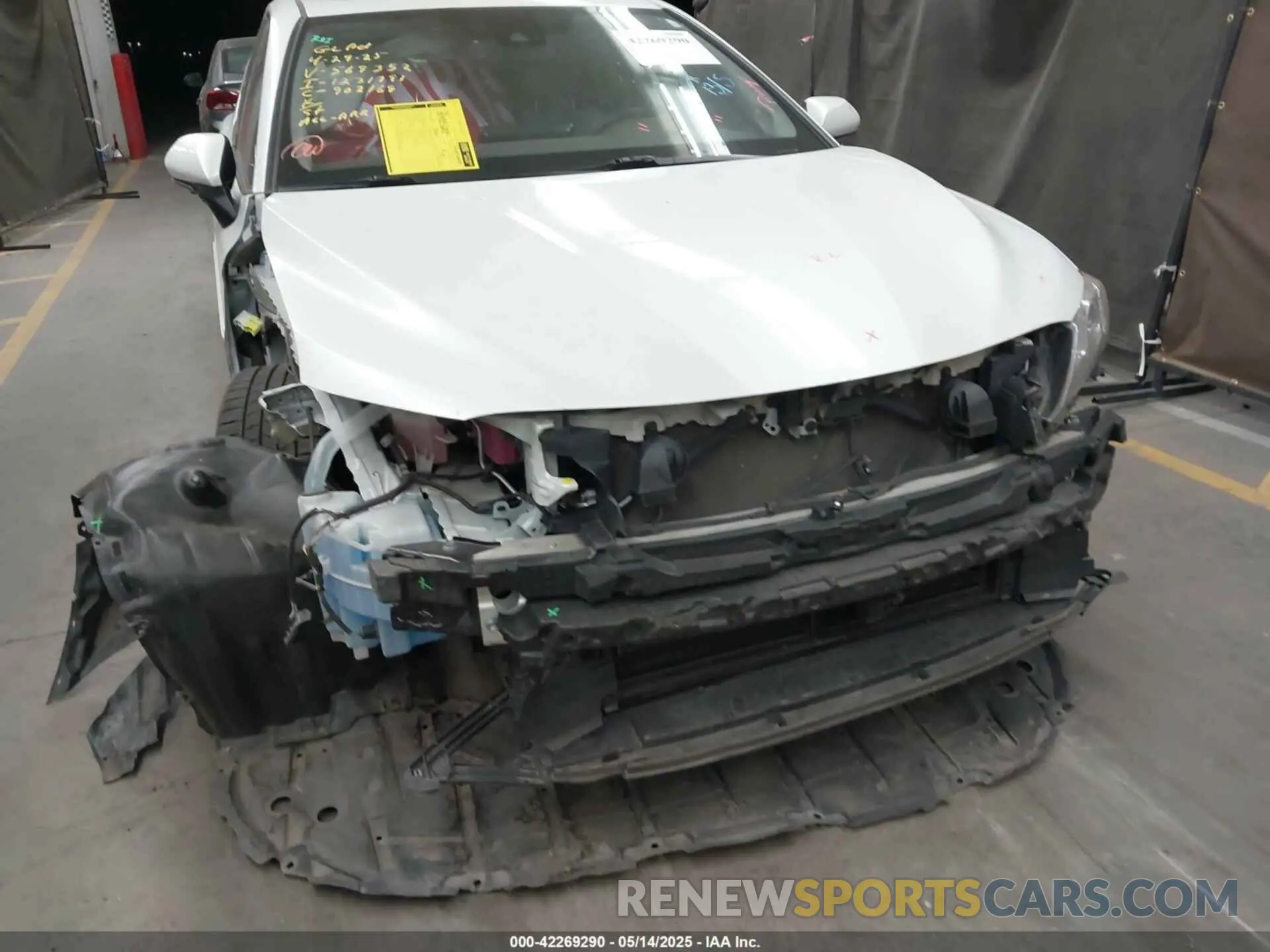 18 Photograph of a damaged car 4T1F31AK0MU569352 TOYOTA CAMRY 2021