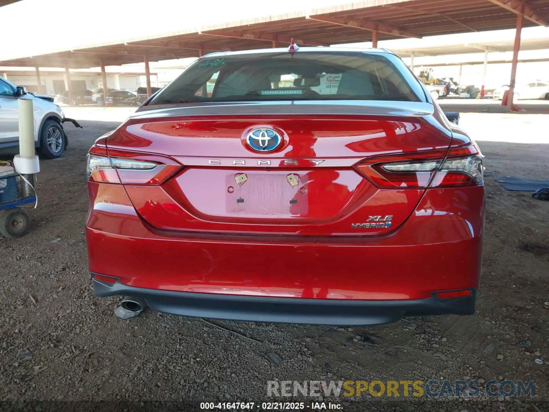 17 Photograph of a damaged car 4T1F31AK3MU026819 TOYOTA CAMRY 2021