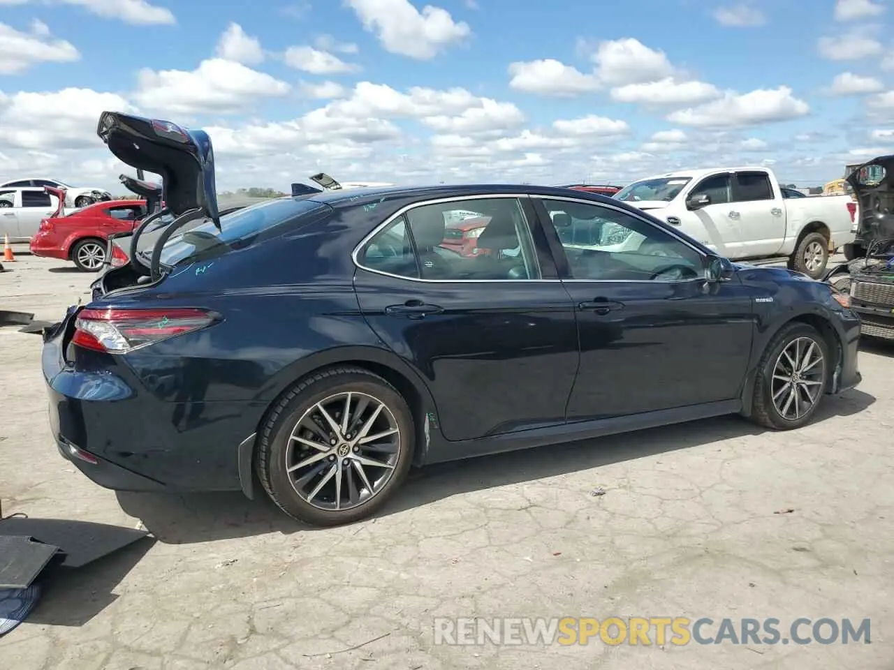 3 Фотография поврежденного автомобиля 4T1F31AK4MU024870 TOYOTA CAMRY 2021