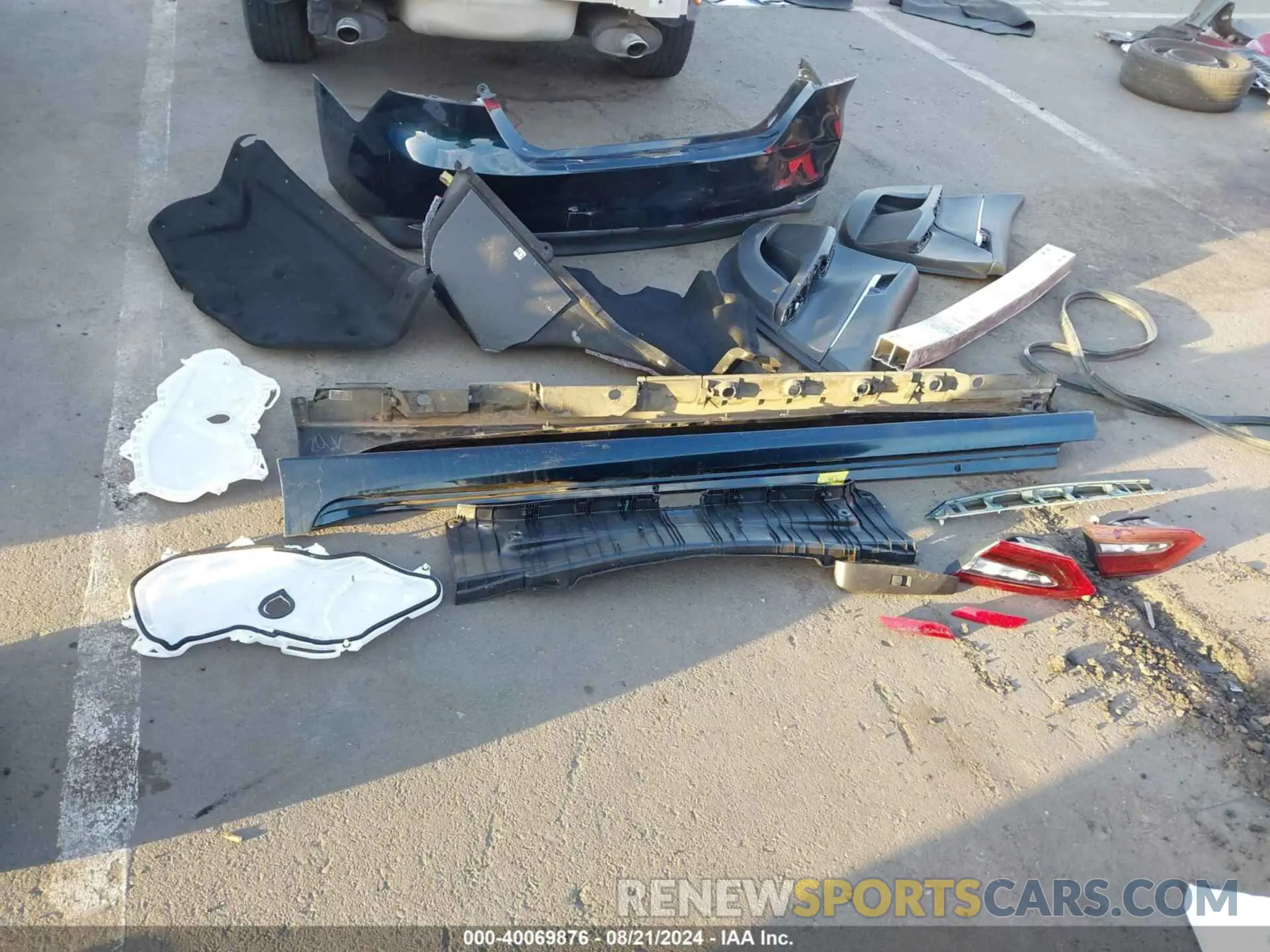 12 Photograph of a damaged car 4T1F31AK5MU553129 TOYOTA CAMRY 2021