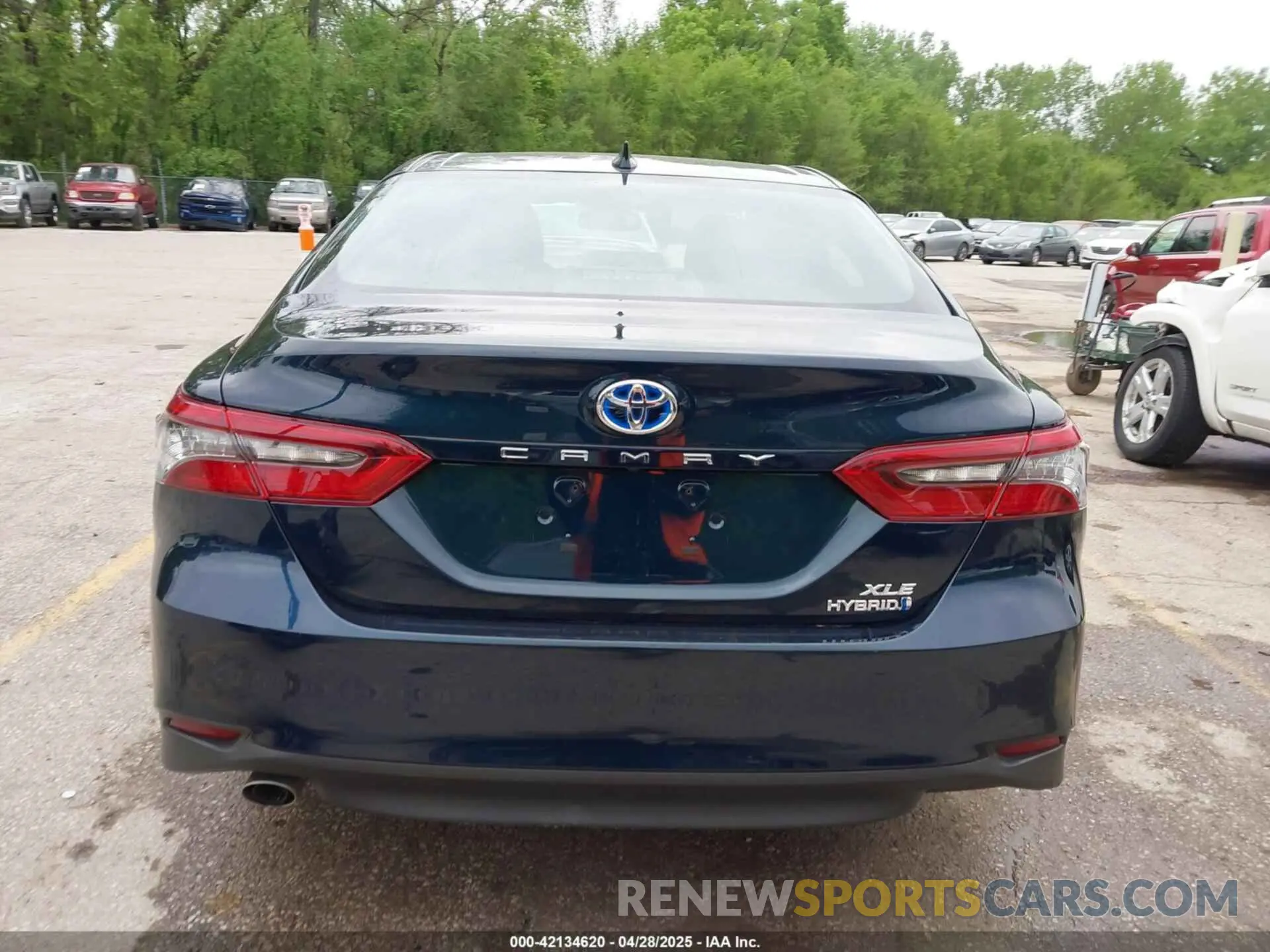 17 Photograph of a damaged car 4T1F31AK8MU563752 TOYOTA CAMRY 2021