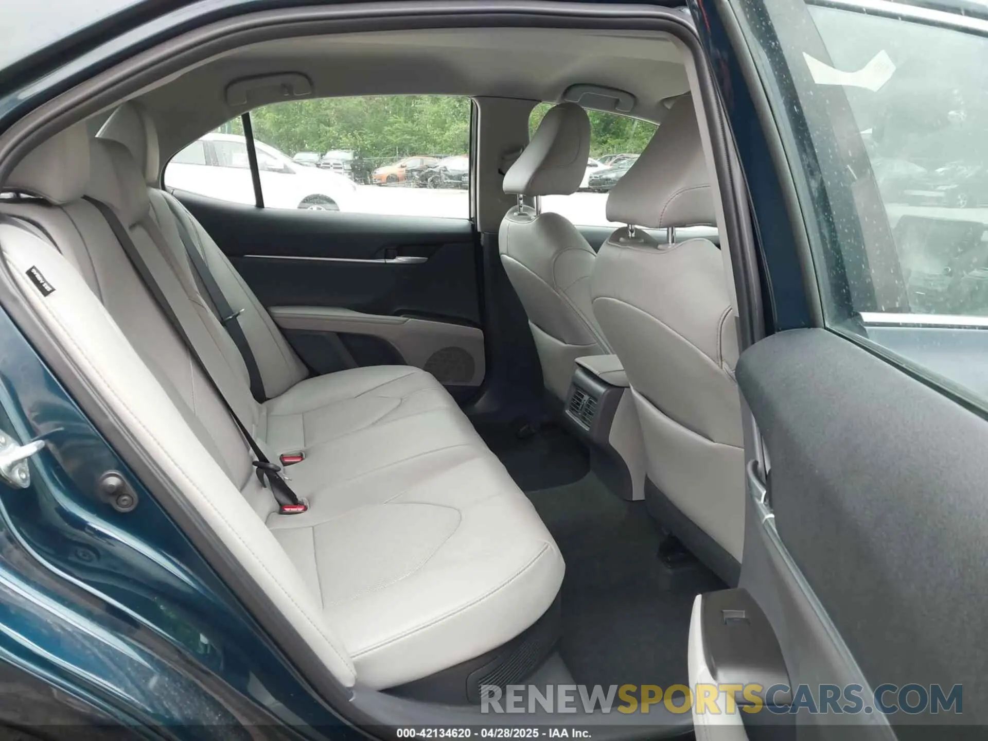 8 Photograph of a damaged car 4T1F31AK8MU563752 TOYOTA CAMRY 2021