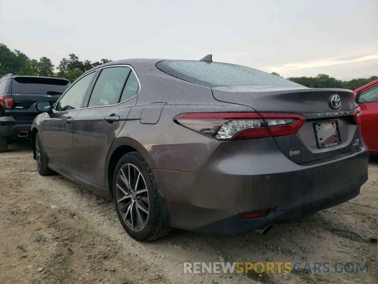 3 Photograph of a damaged car 4T1F31AK9MU557457 TOYOTA CAMRY 2021