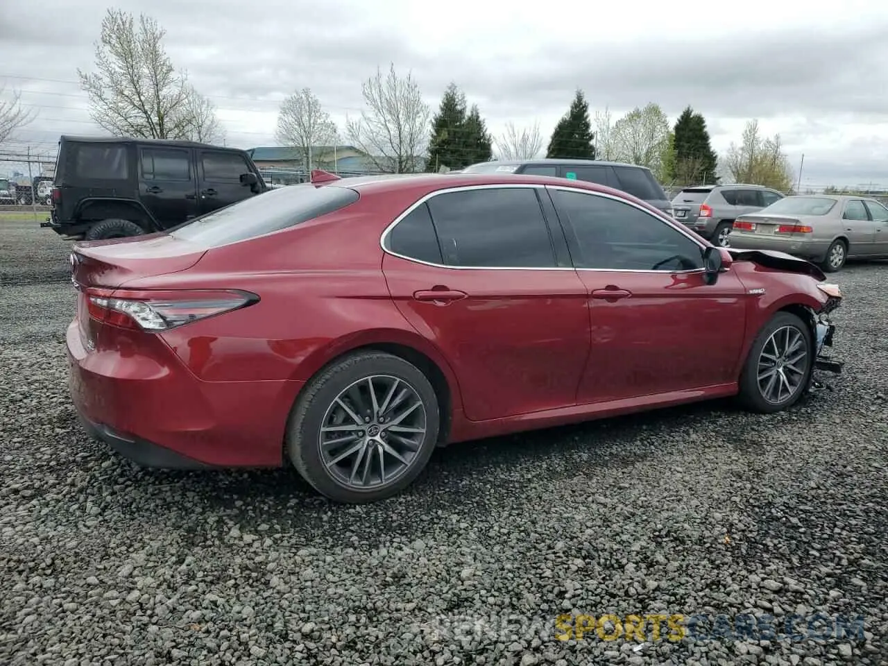 3 Photograph of a damaged car 4T1F31AK9MU557832 TOYOTA CAMRY 2021