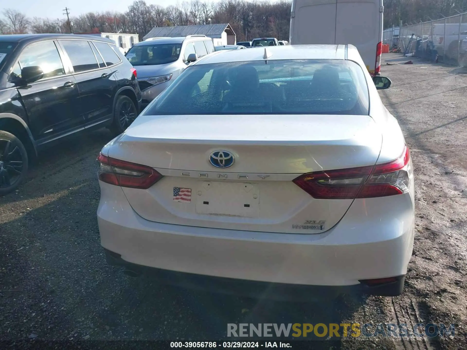 16 Photograph of a damaged car 4T1F31AK9MU560150 TOYOTA CAMRY 2021