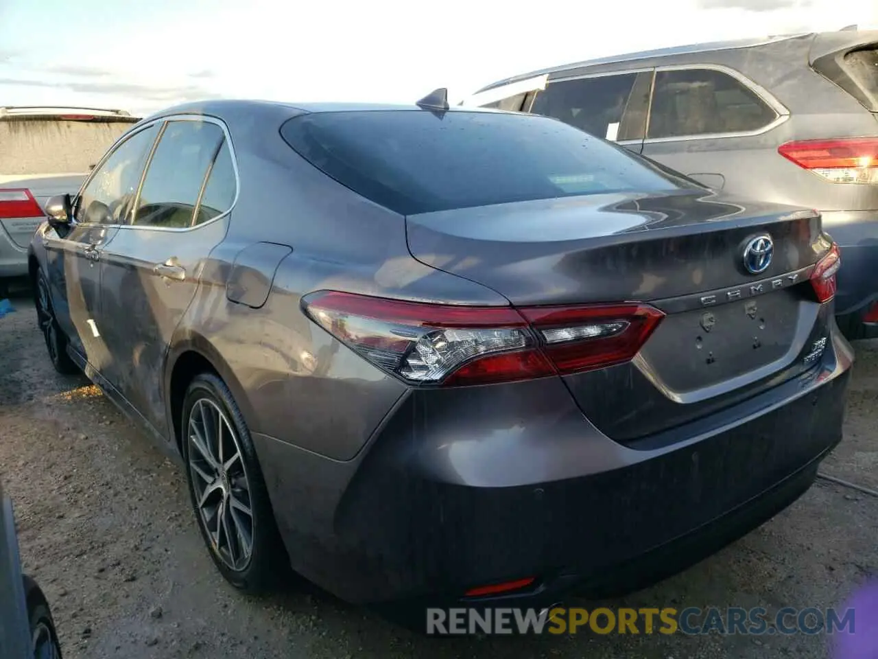 3 Photograph of a damaged car 4T1F31AK9MU569964 TOYOTA CAMRY 2021
