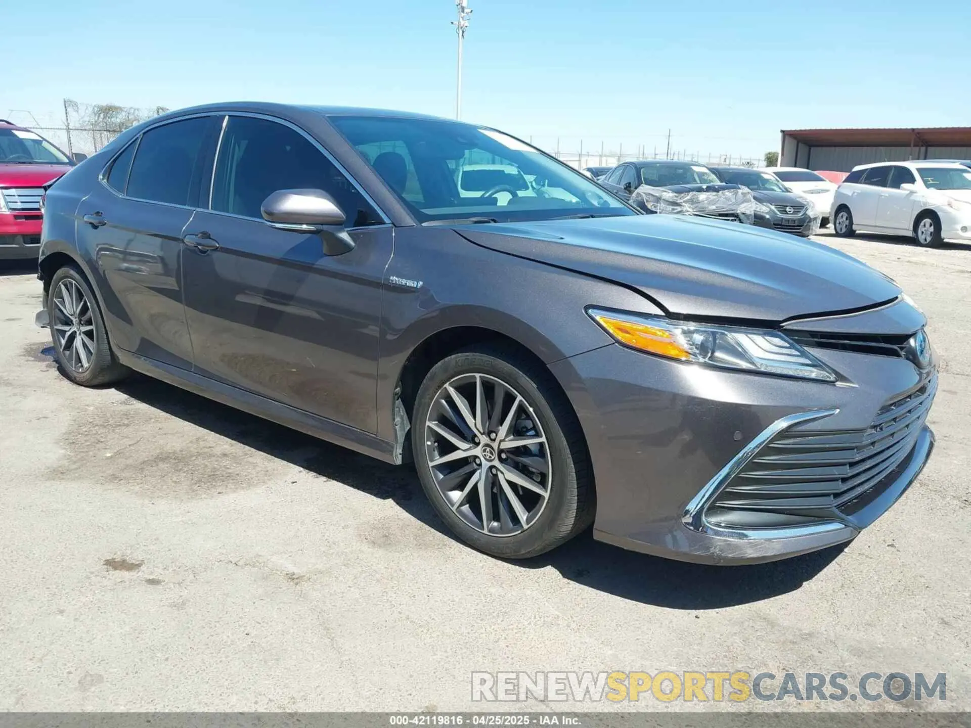 1 Photograph of a damaged car 4T1F31AKXMU565647 TOYOTA CAMRY 2021