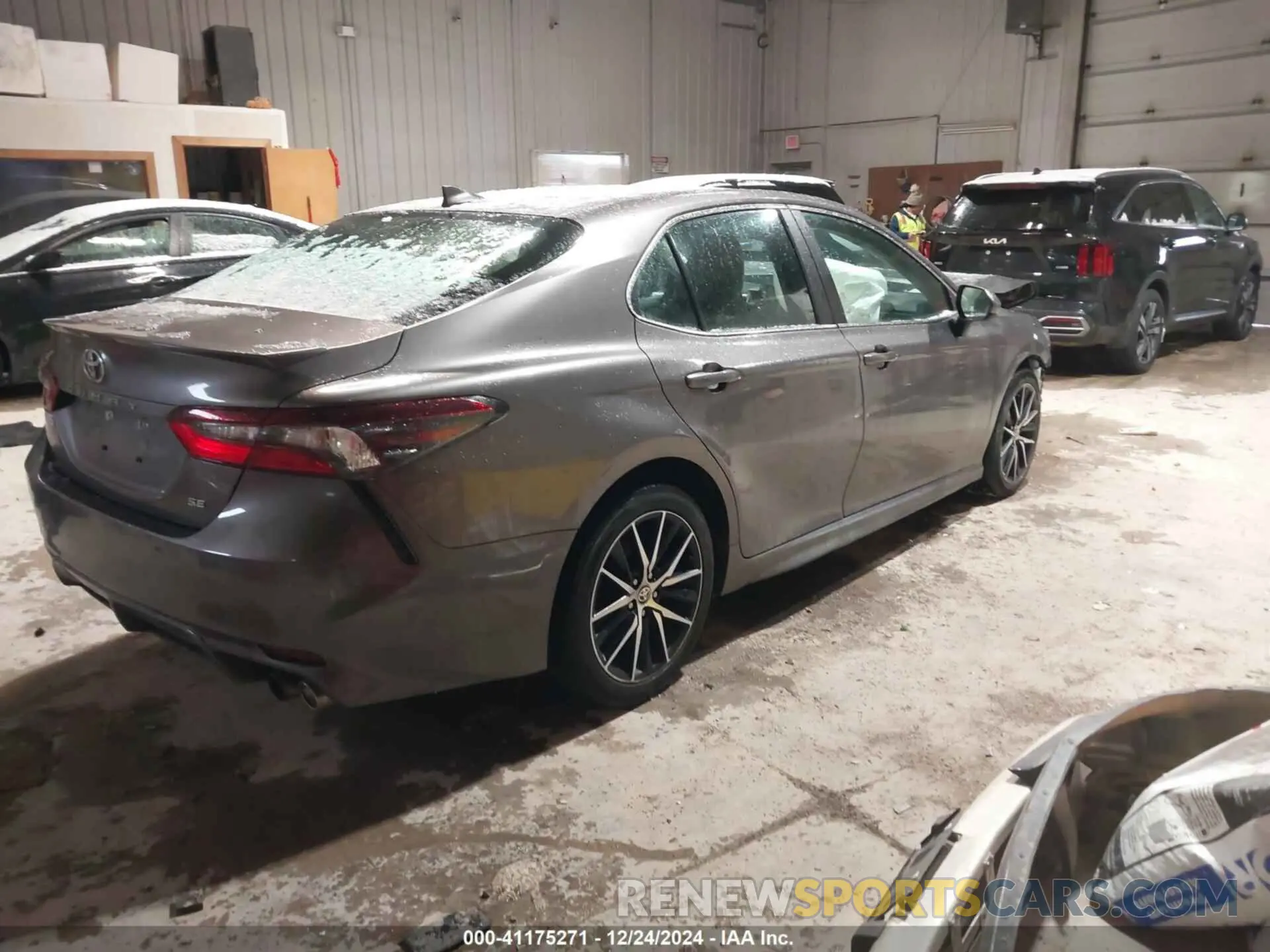4 Photograph of a damaged car 4T1G11AK0MU414701 TOYOTA CAMRY 2021